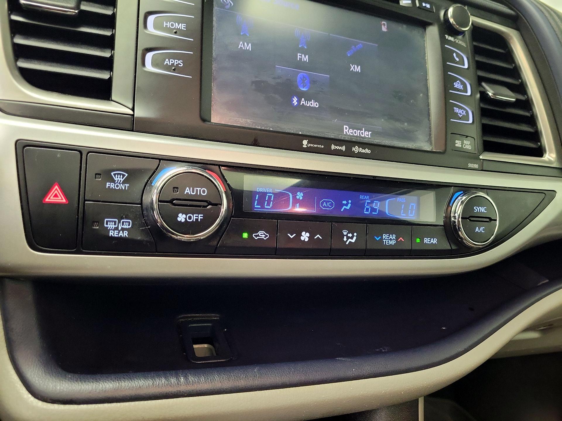 Thumbnail: 2018 Toyota Highlander - 17