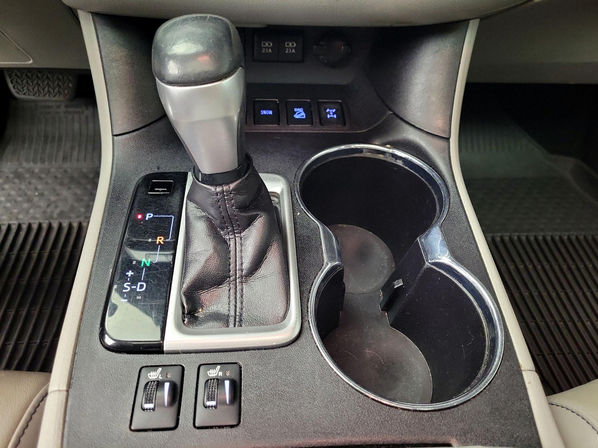 Thumbnail: 2018 Toyota Highlander - 18