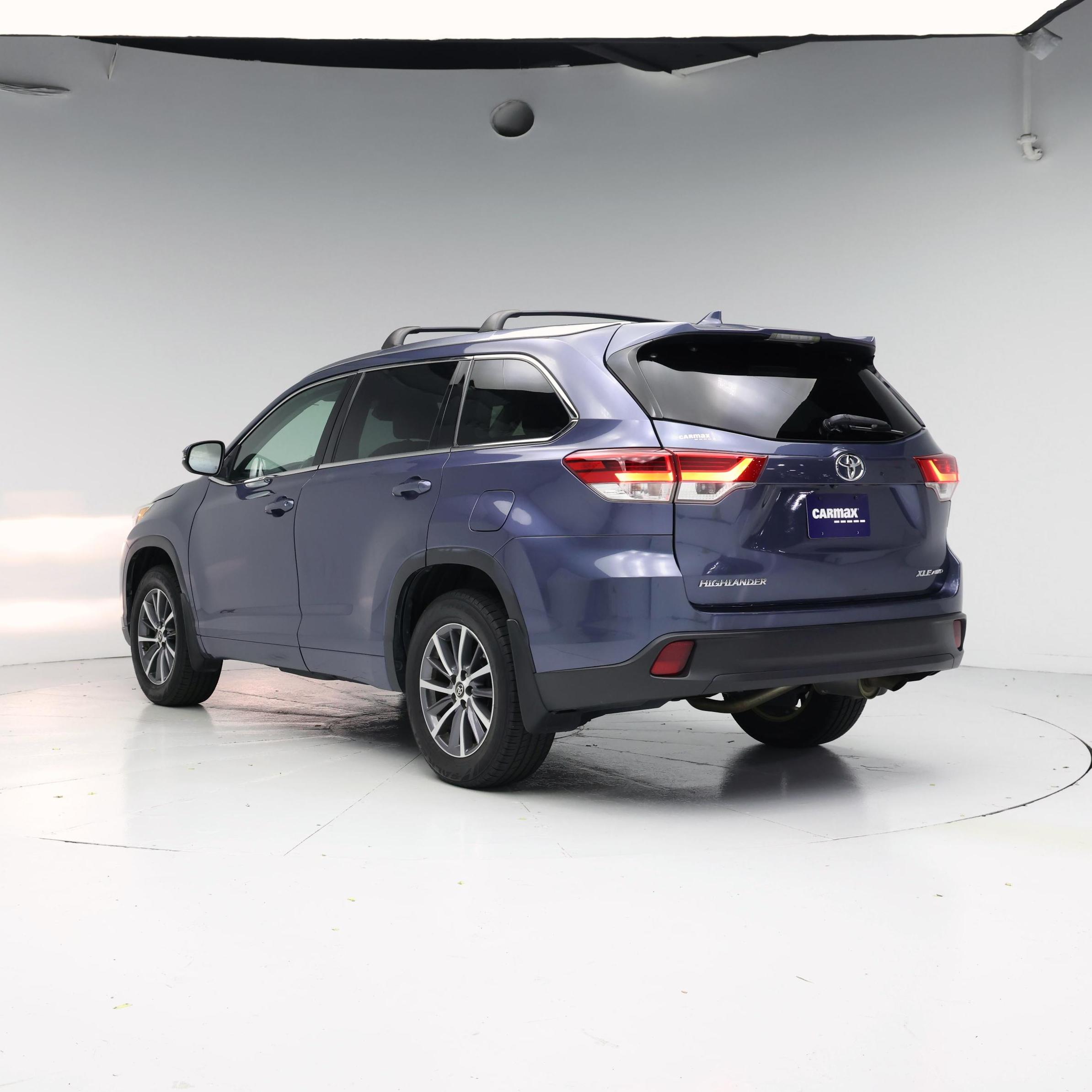 Thumbnail: 2018 Toyota Highlander - 2