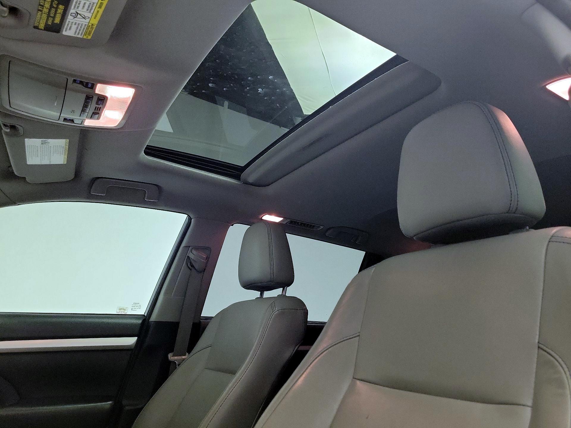 Thumbnail: 2018 Toyota Highlander - 20