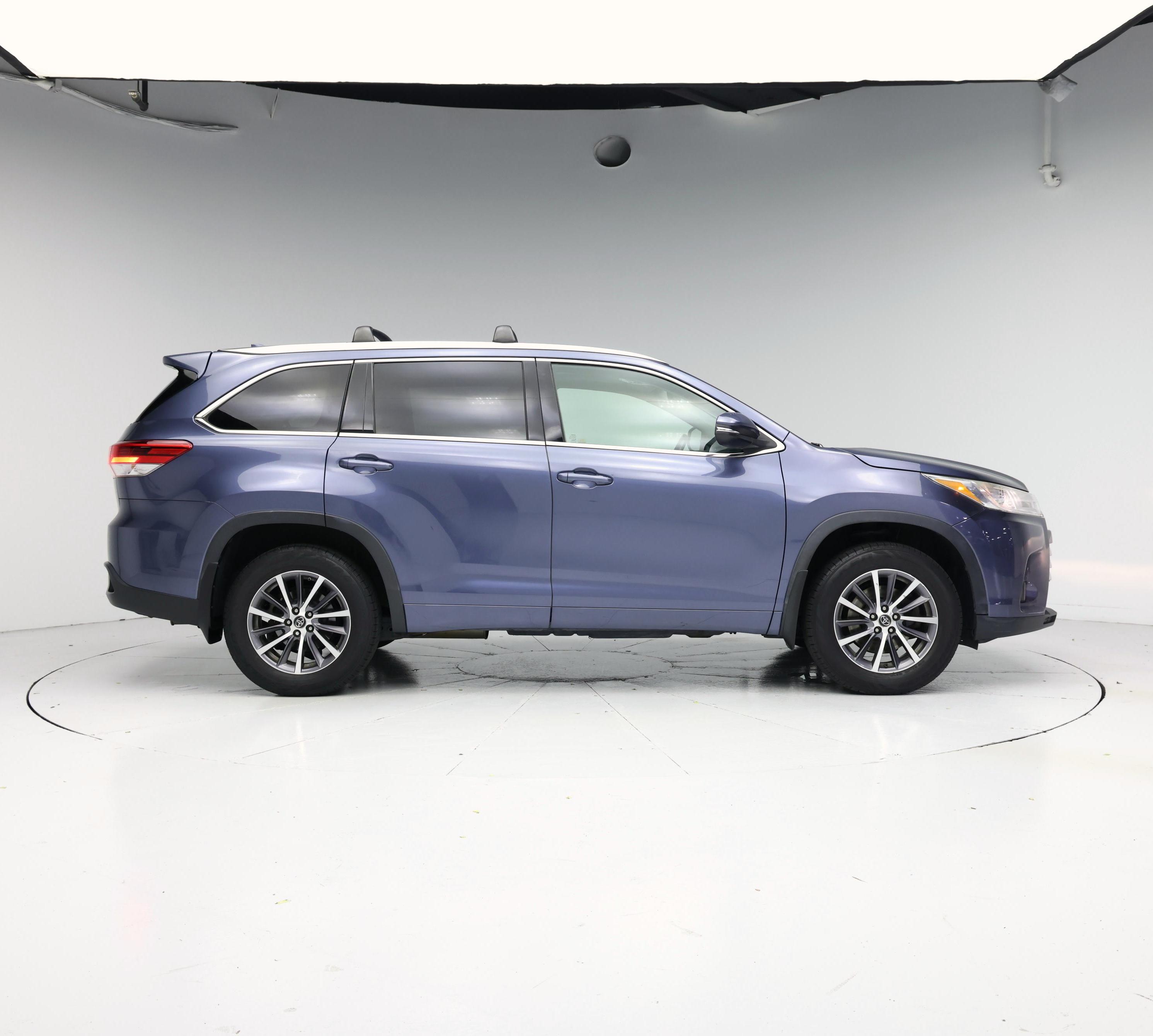 Thumbnail: 2018 Toyota Highlander - 7