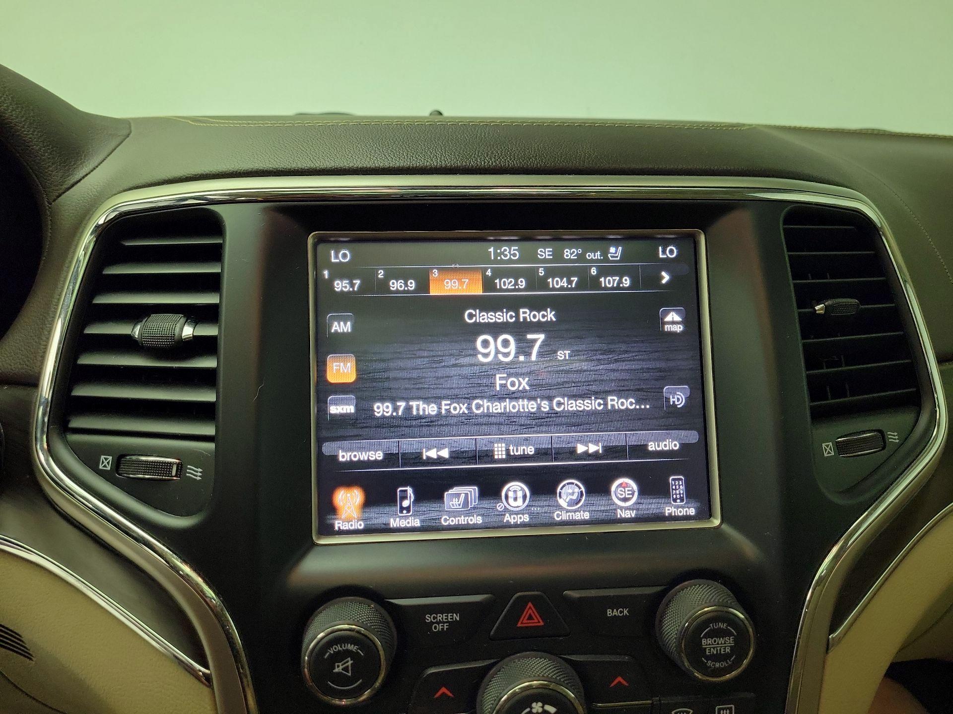 Thumbnail: 2017 Jeep Grand Cherokee - 16