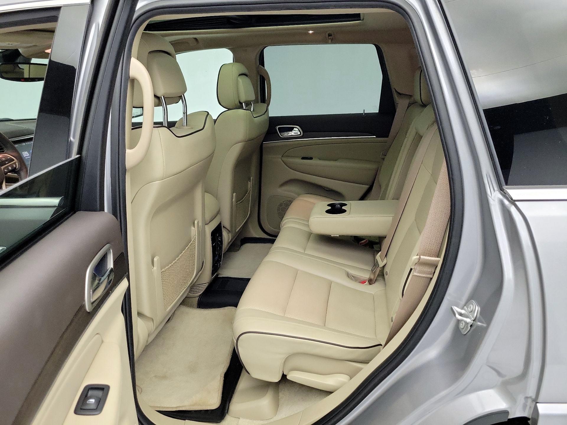 Thumbnail: 2017 Jeep Grand Cherokee - 20