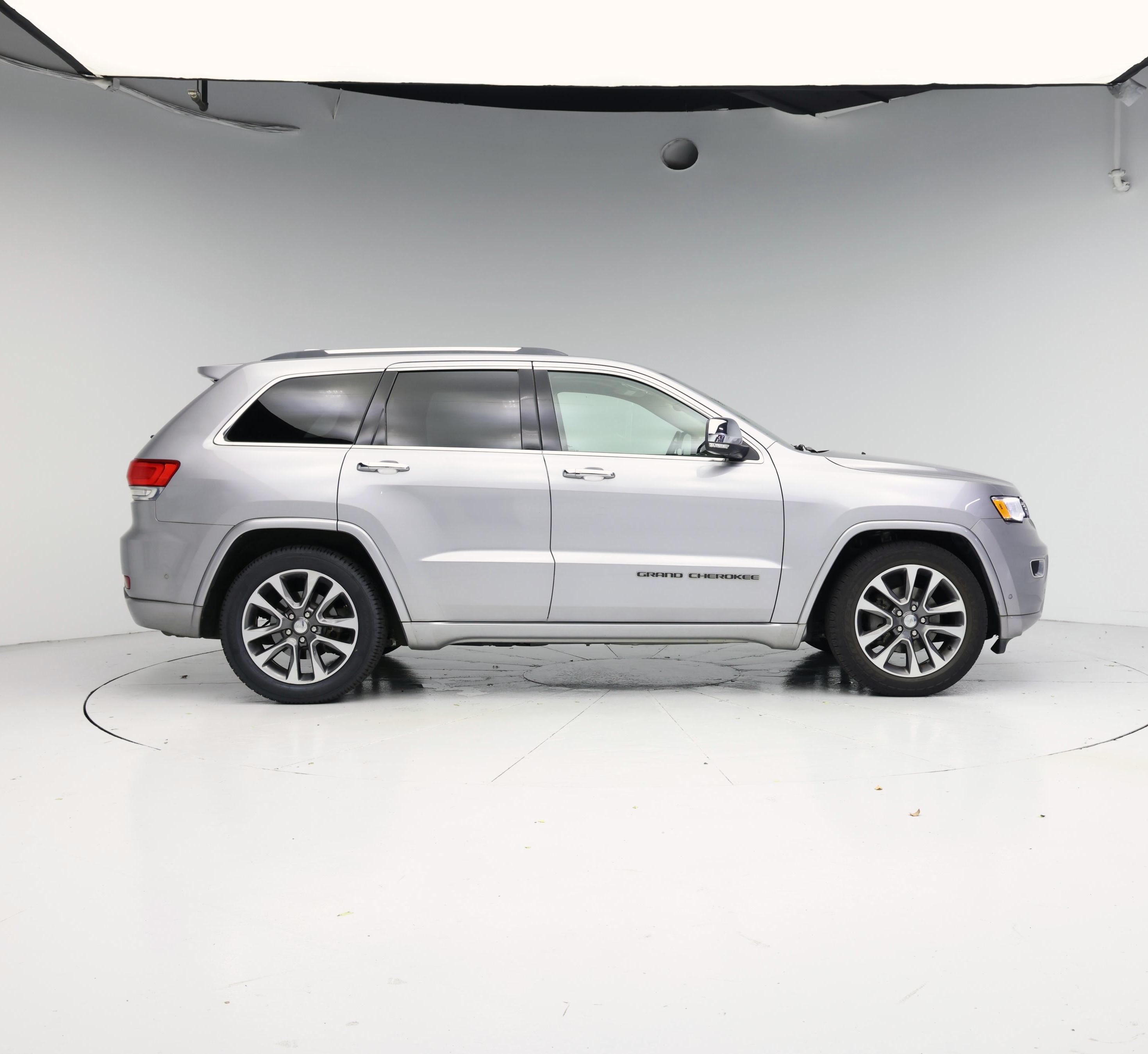 Thumbnail: 2017 Jeep Grand Cherokee - 7