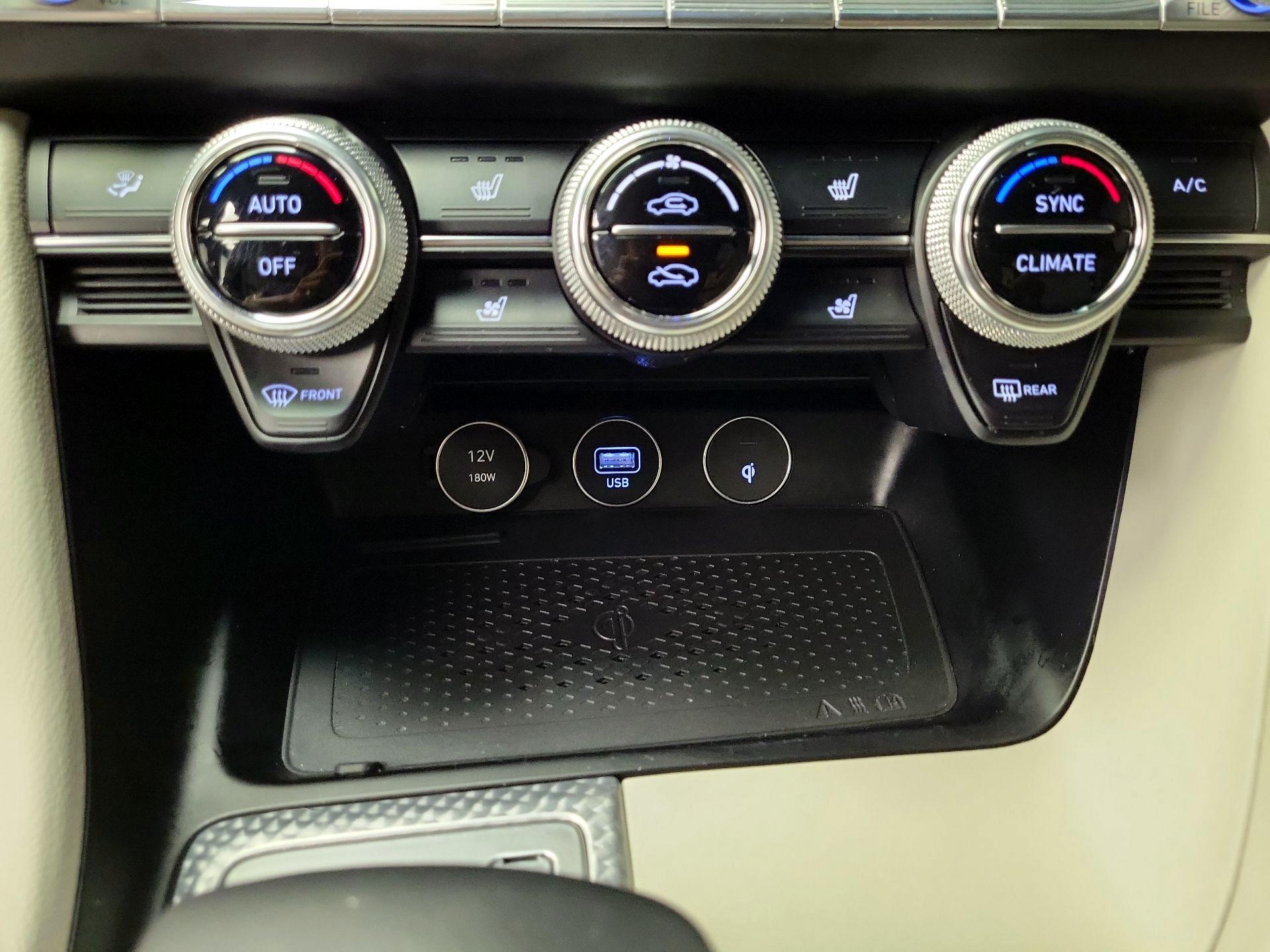 Thumbnail: 2023 Genesis G70 - 17