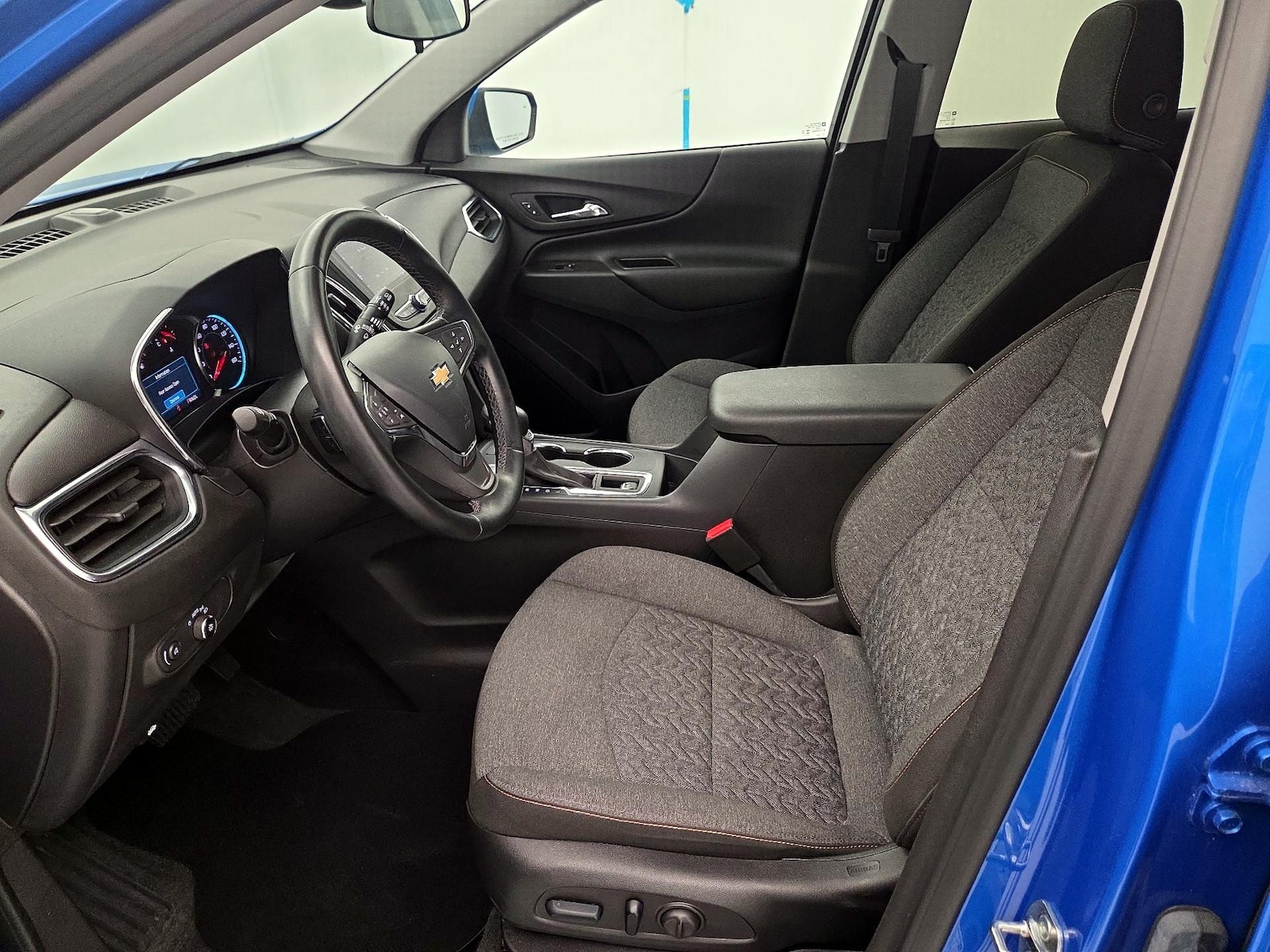 2024 Chevrolet Equinox LT - Photo 12