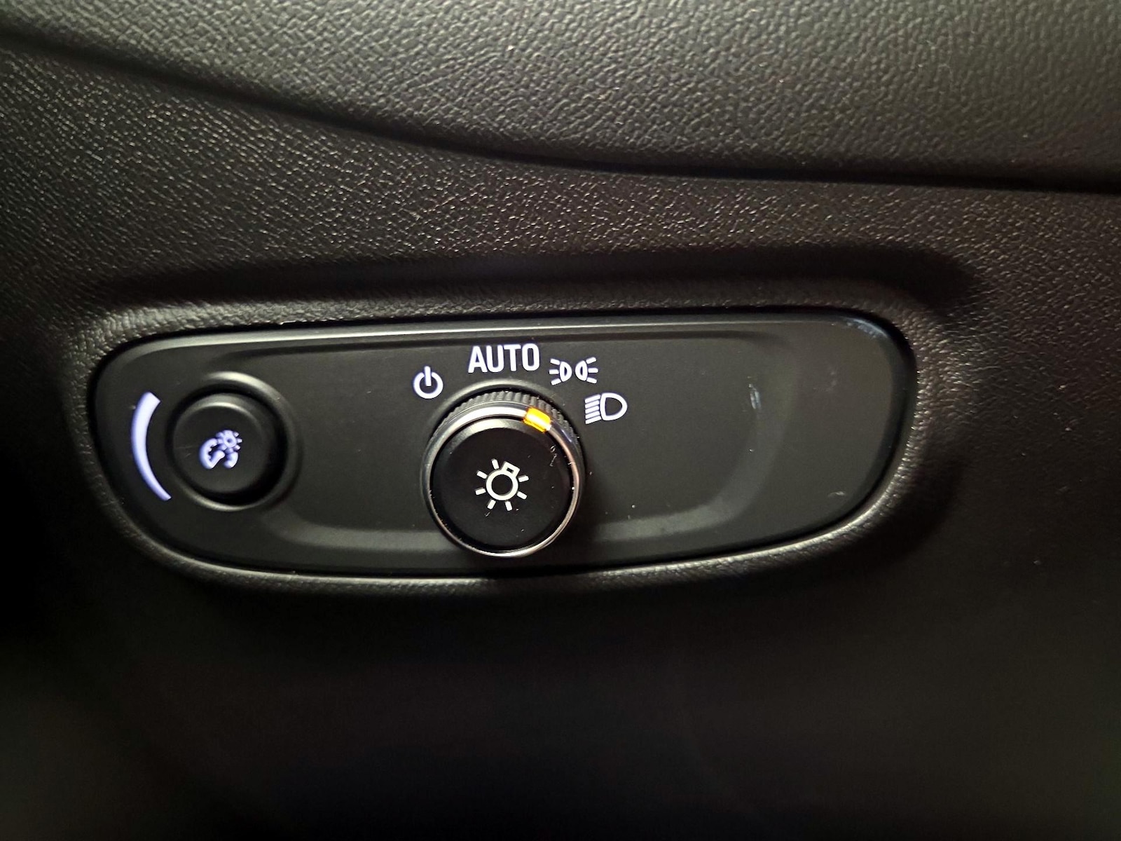 2024 Chevrolet Equinox LT - Photo 14