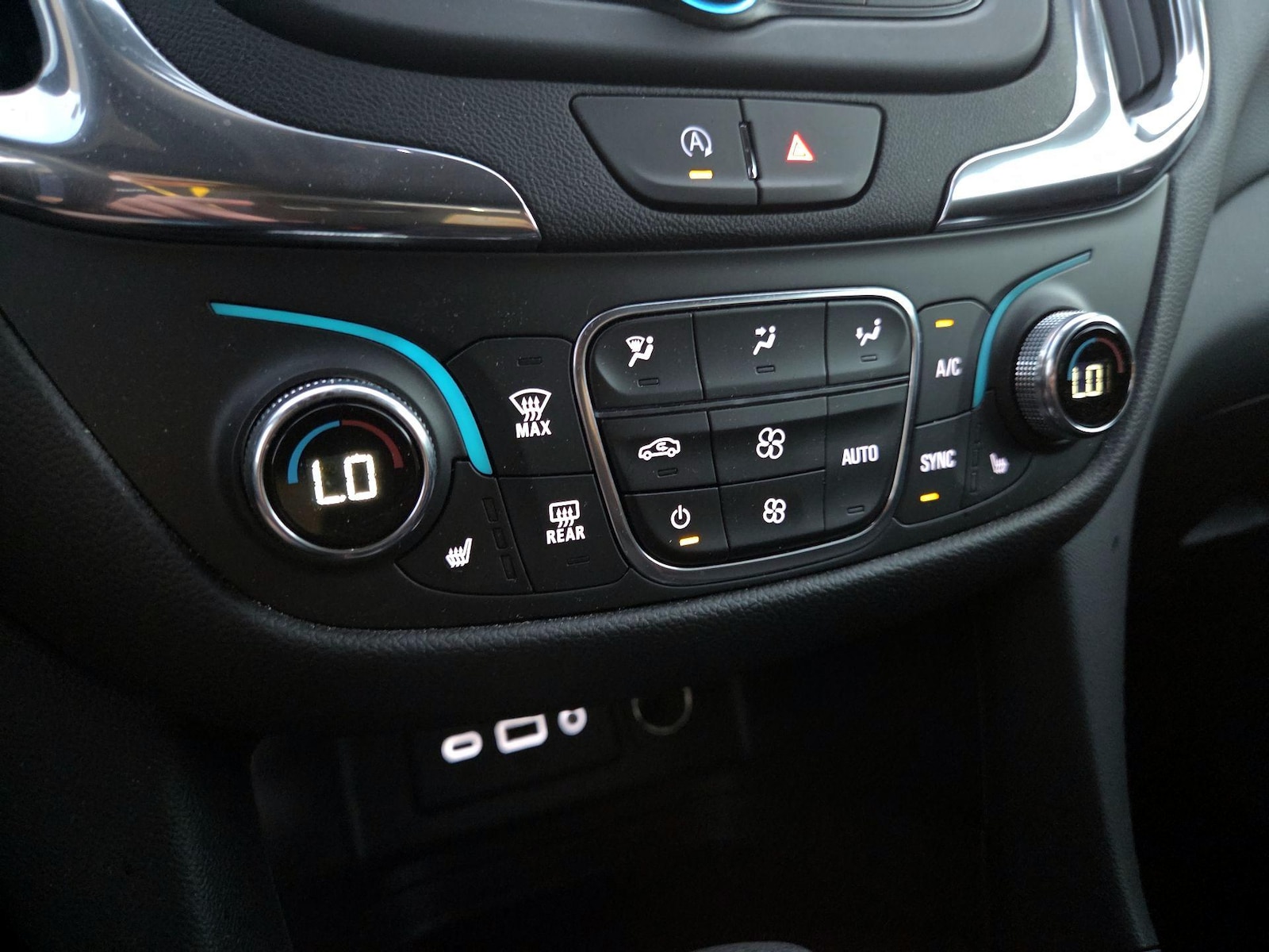 2024 Chevrolet Equinox LT - Photo 17