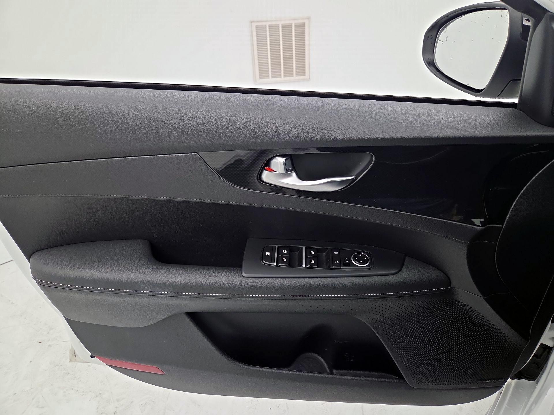 Thumbnail: 2024 Kia Forte - 12