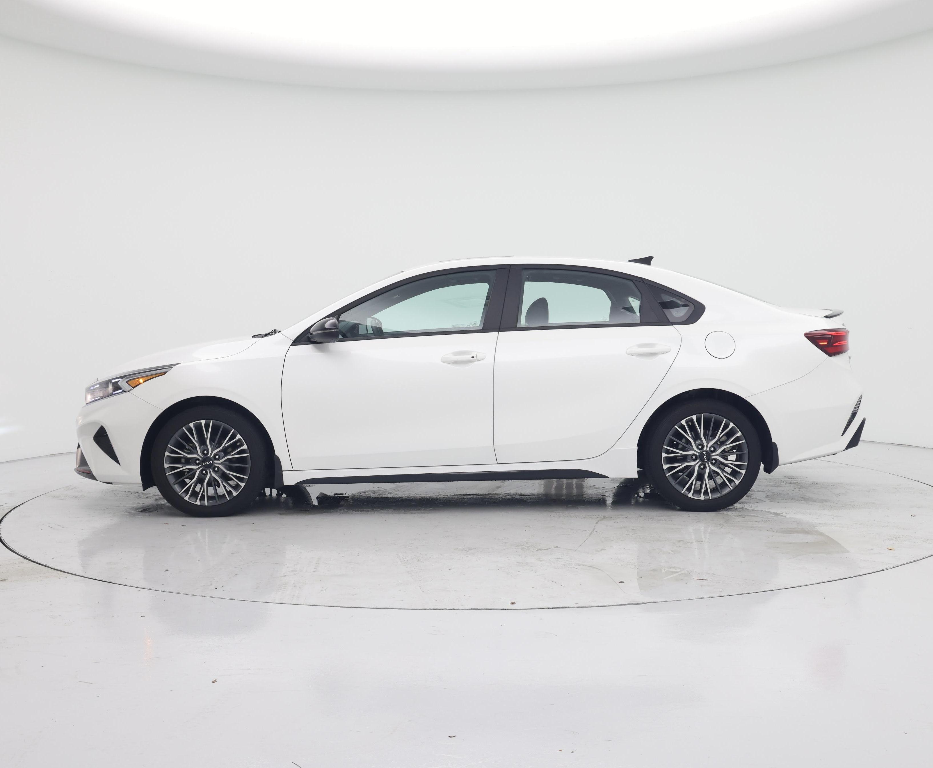 Thumbnail: 2024 Kia Forte - 3