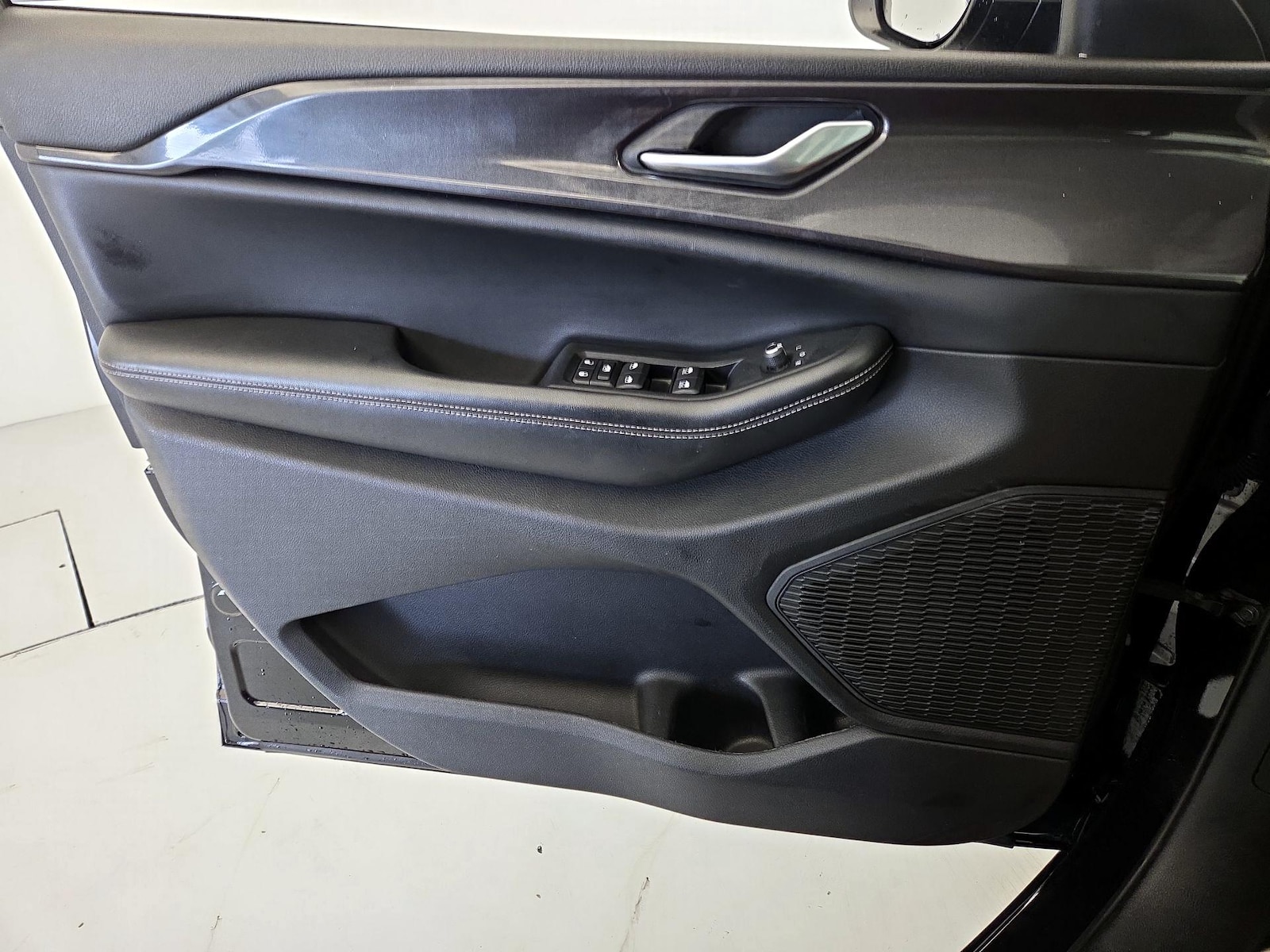 2023 Jeep Grand Cherokee Laredo - Photo 13