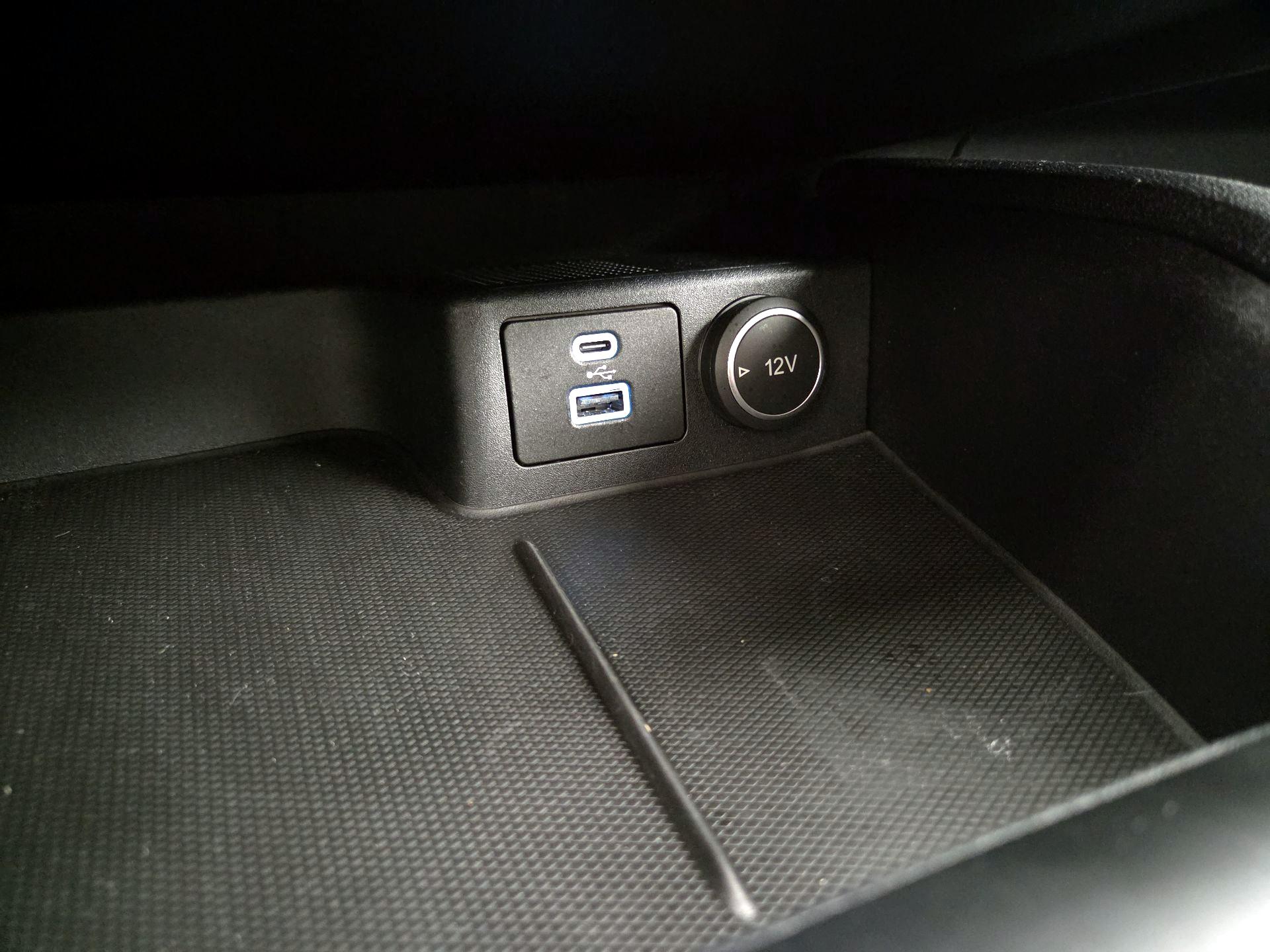 Thumbnail: 2021 Ford Escape - 19