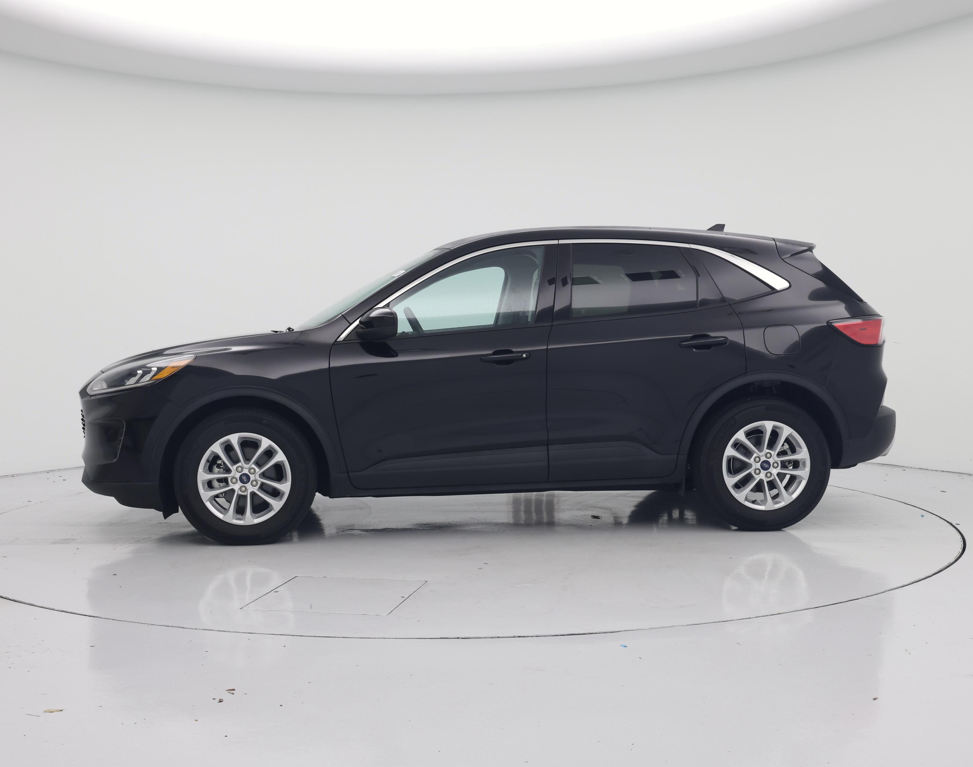 Thumbnail: 2021 Ford Escape - 3