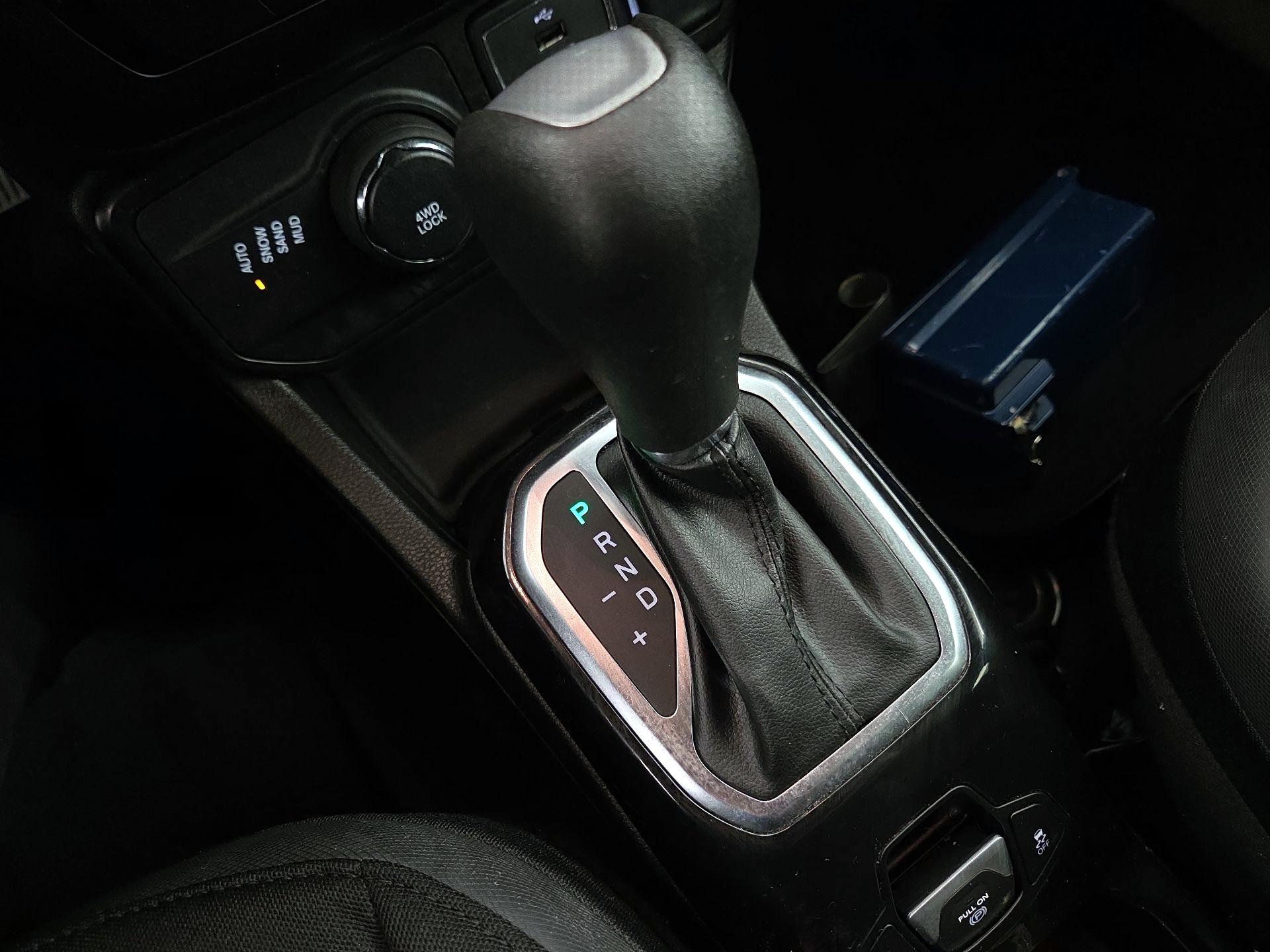 Thumbnail: 2022 Jeep Renegade - 18