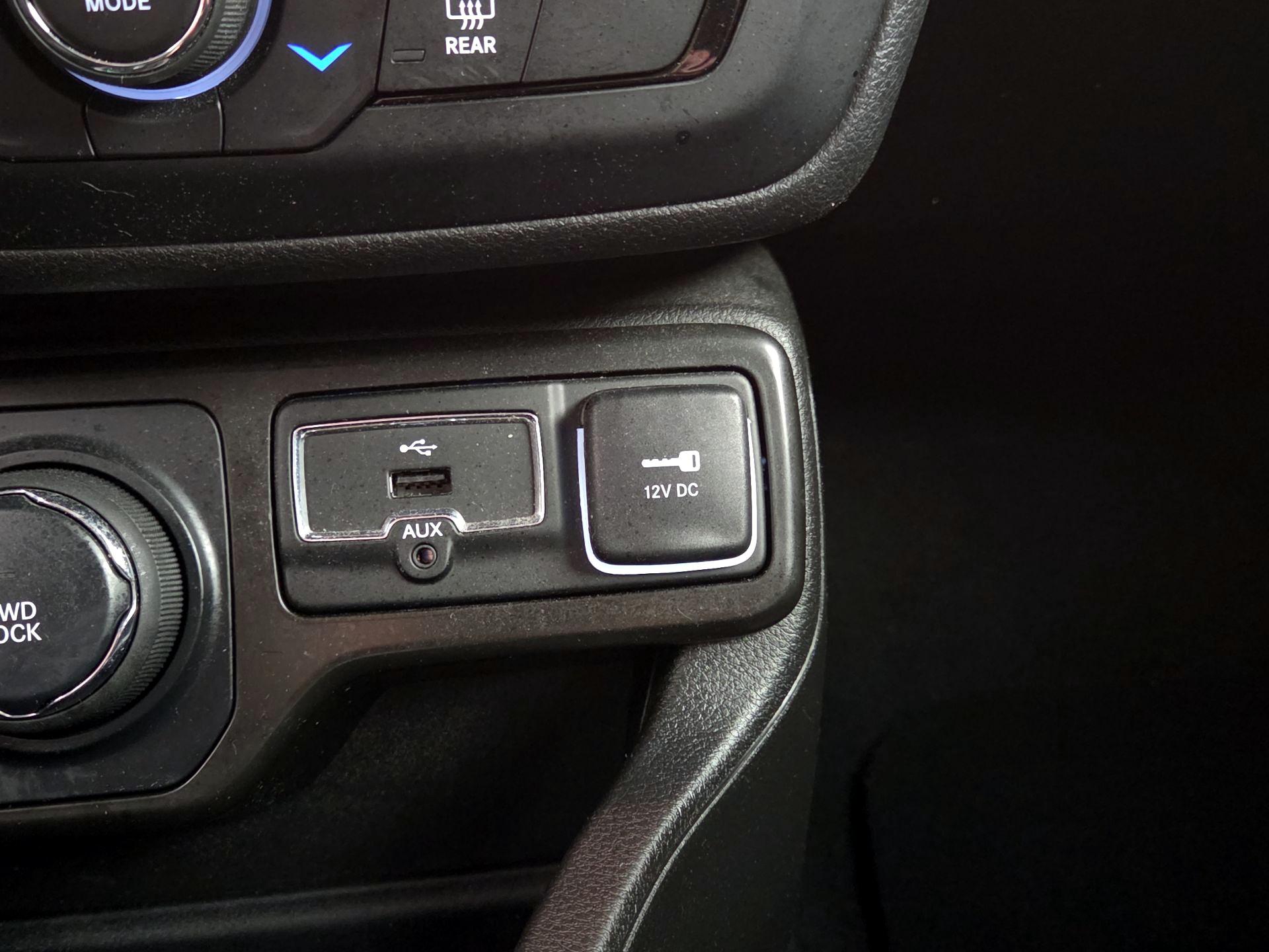 Thumbnail: 2022 Jeep Renegade - 19