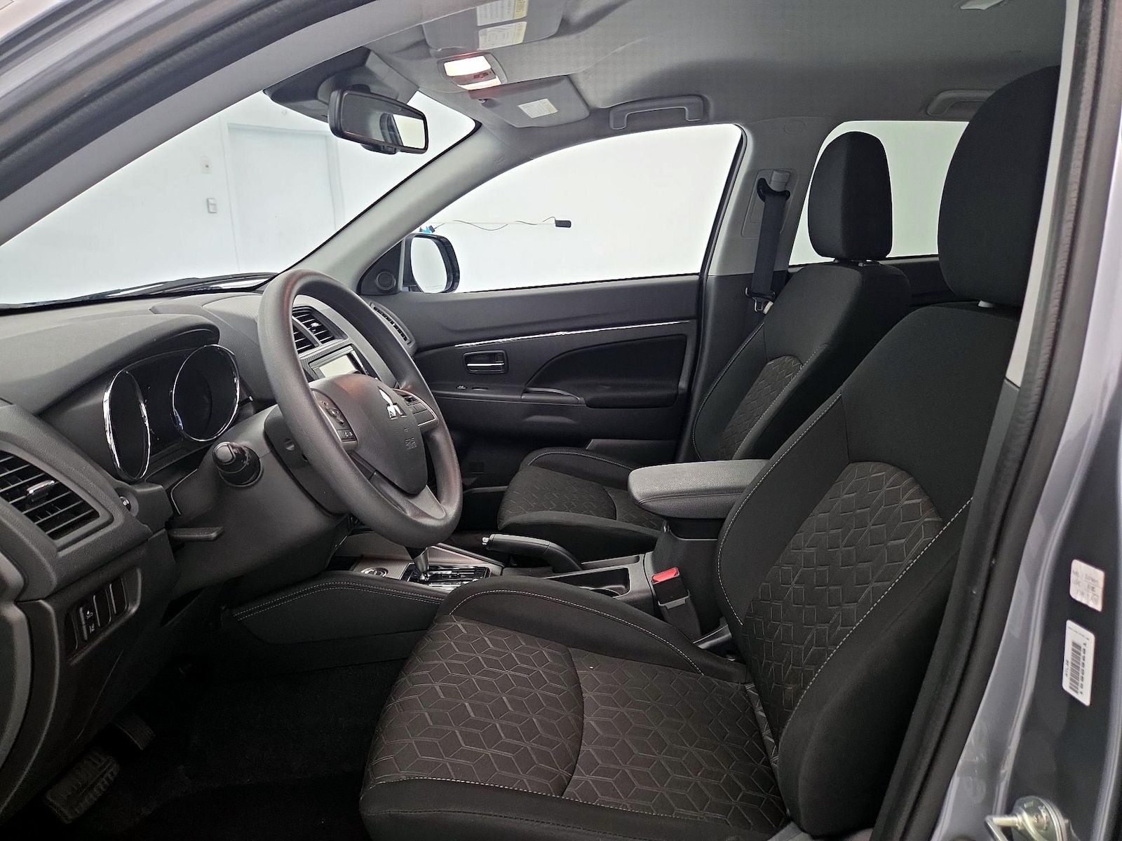 2025 Mitsubishi Outlander Sport ES - Photo 12