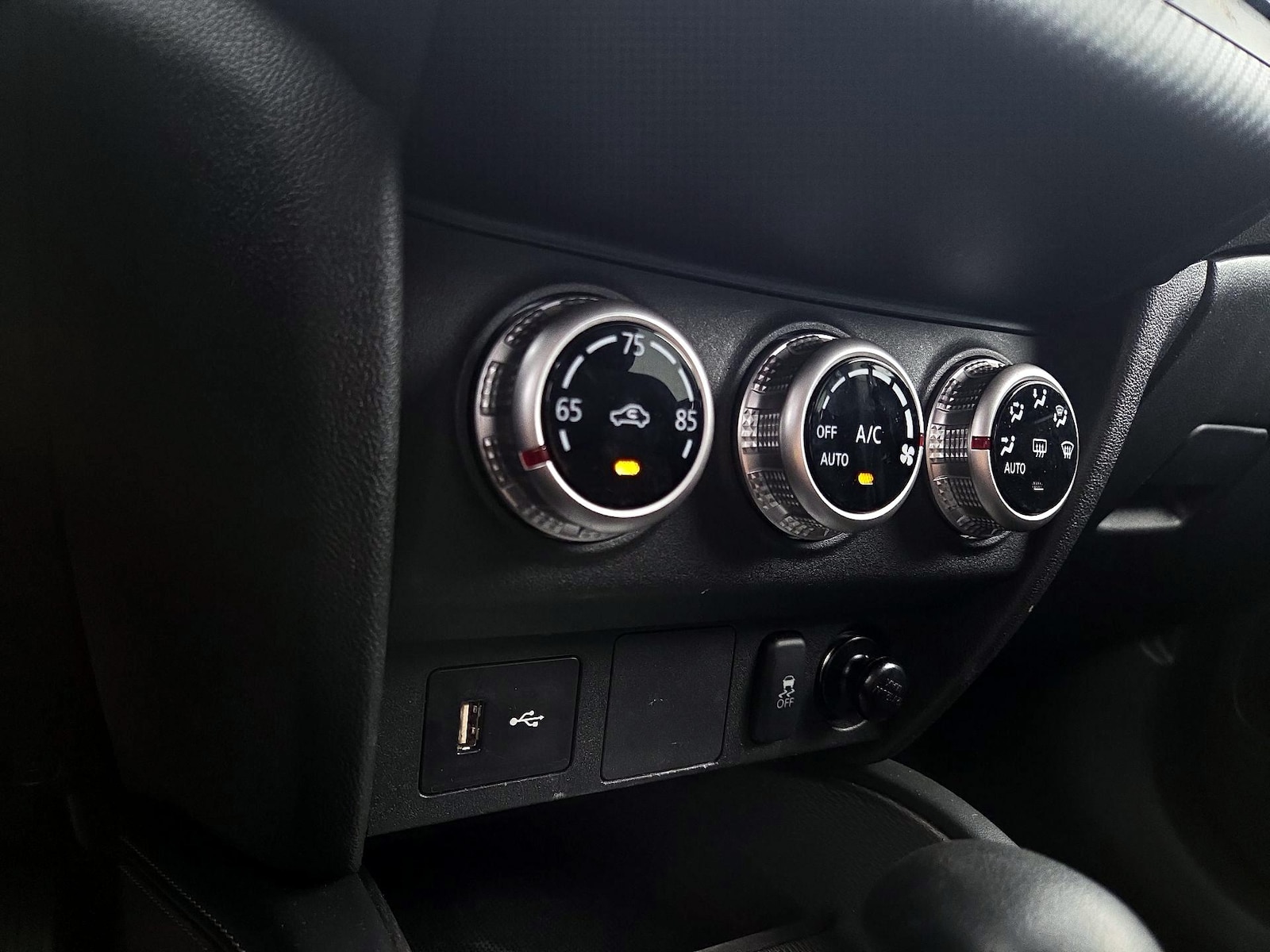 2025 Mitsubishi Outlander Sport ES - Photo 17