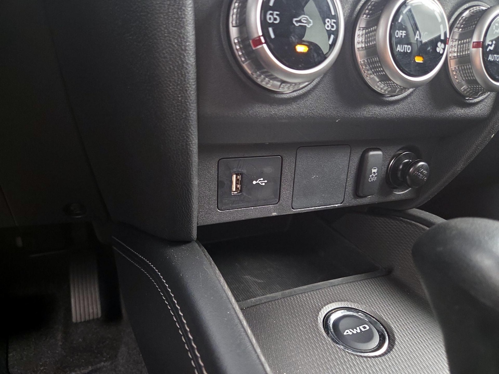 2025 Mitsubishi Outlander Sport ES - Photo 19