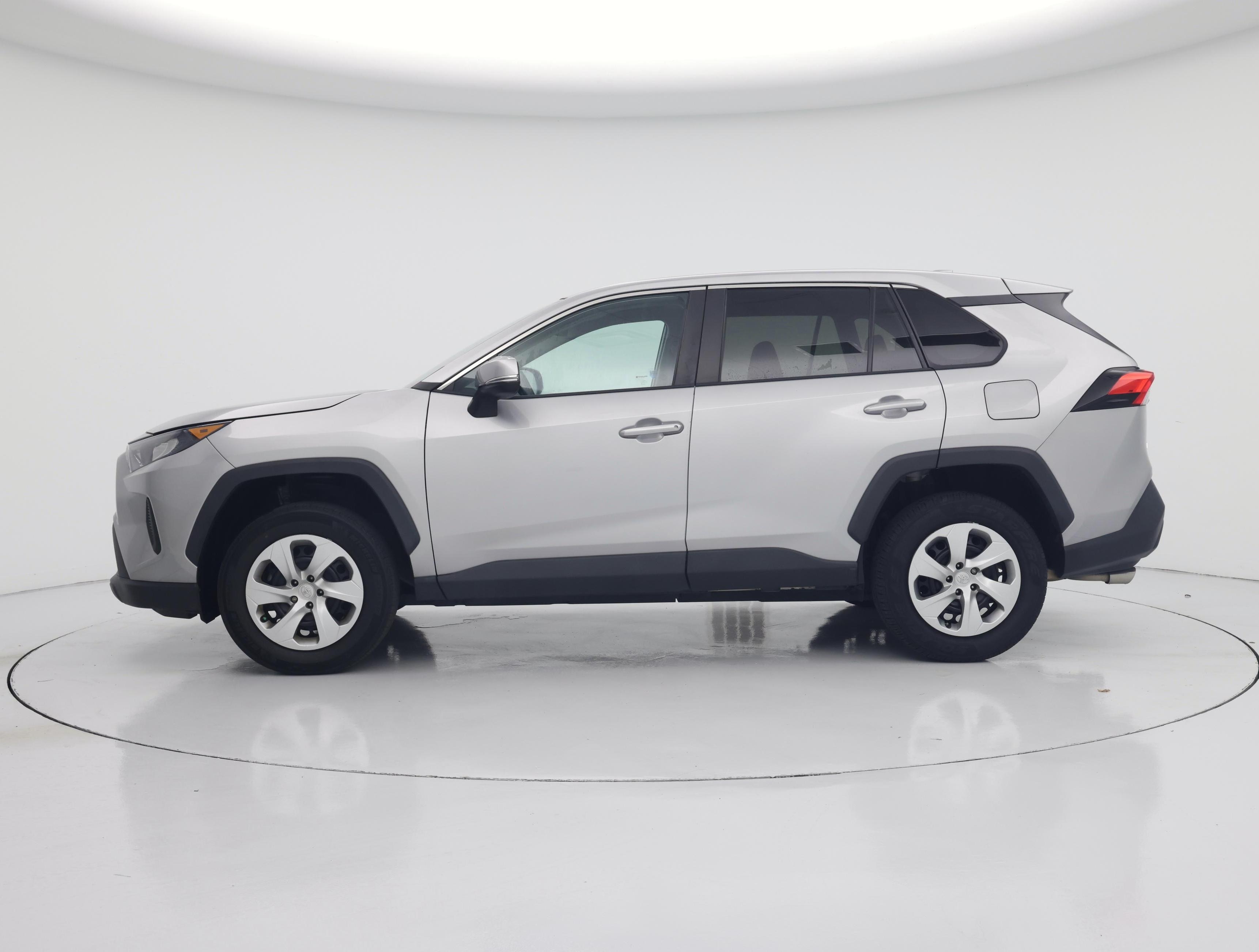 Thumbnail: 2022 Toyota RAV4 - 3