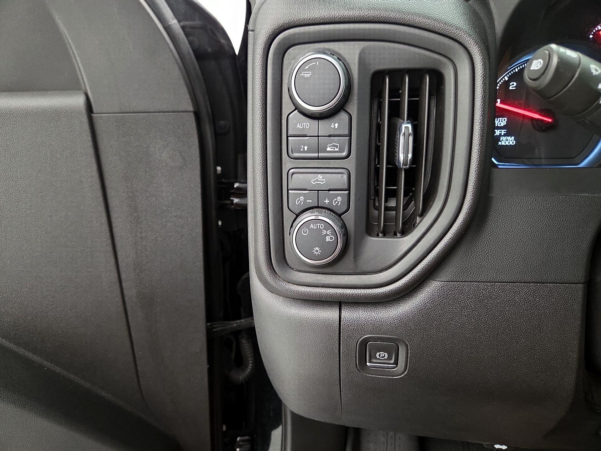 Thumbnail: 2023 Chevrolet Silverado 1500 - 13