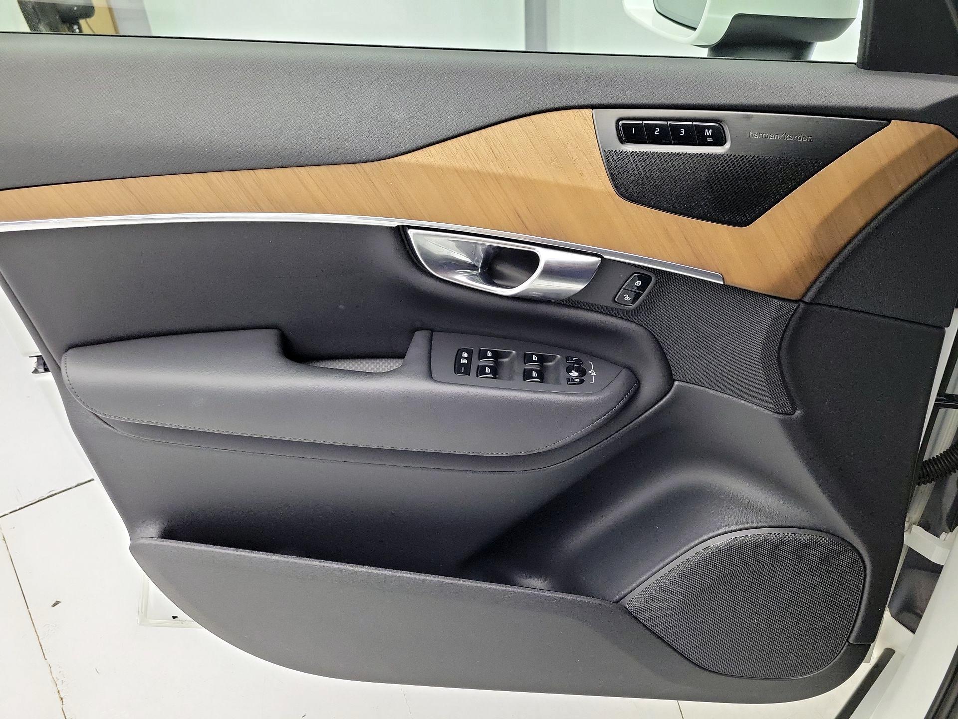 Thumbnail: 2023 Volvo XC90 - 12