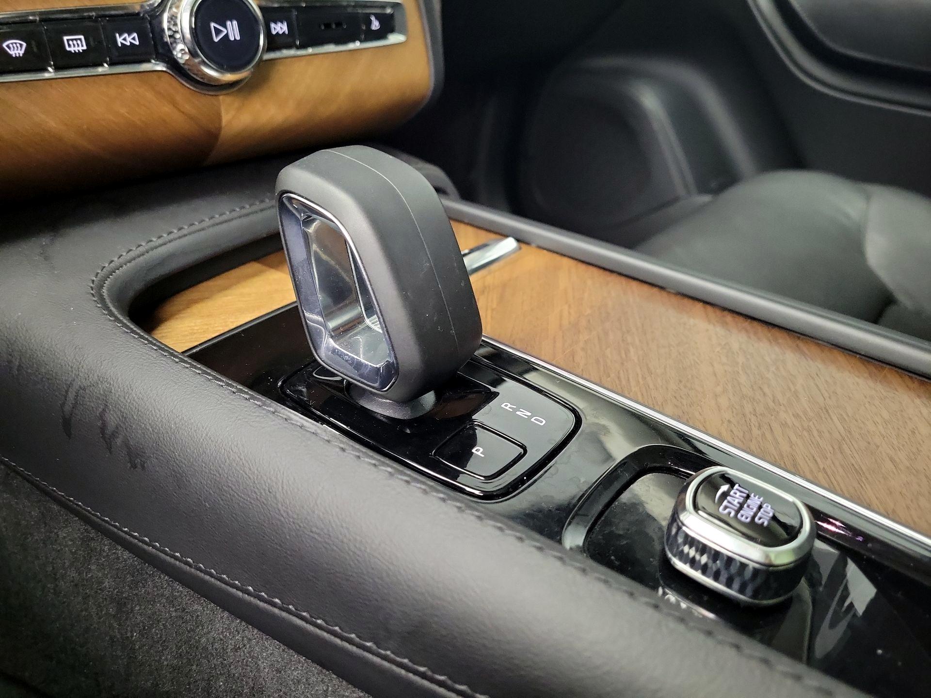 Thumbnail: 2023 Volvo XC90 - 18