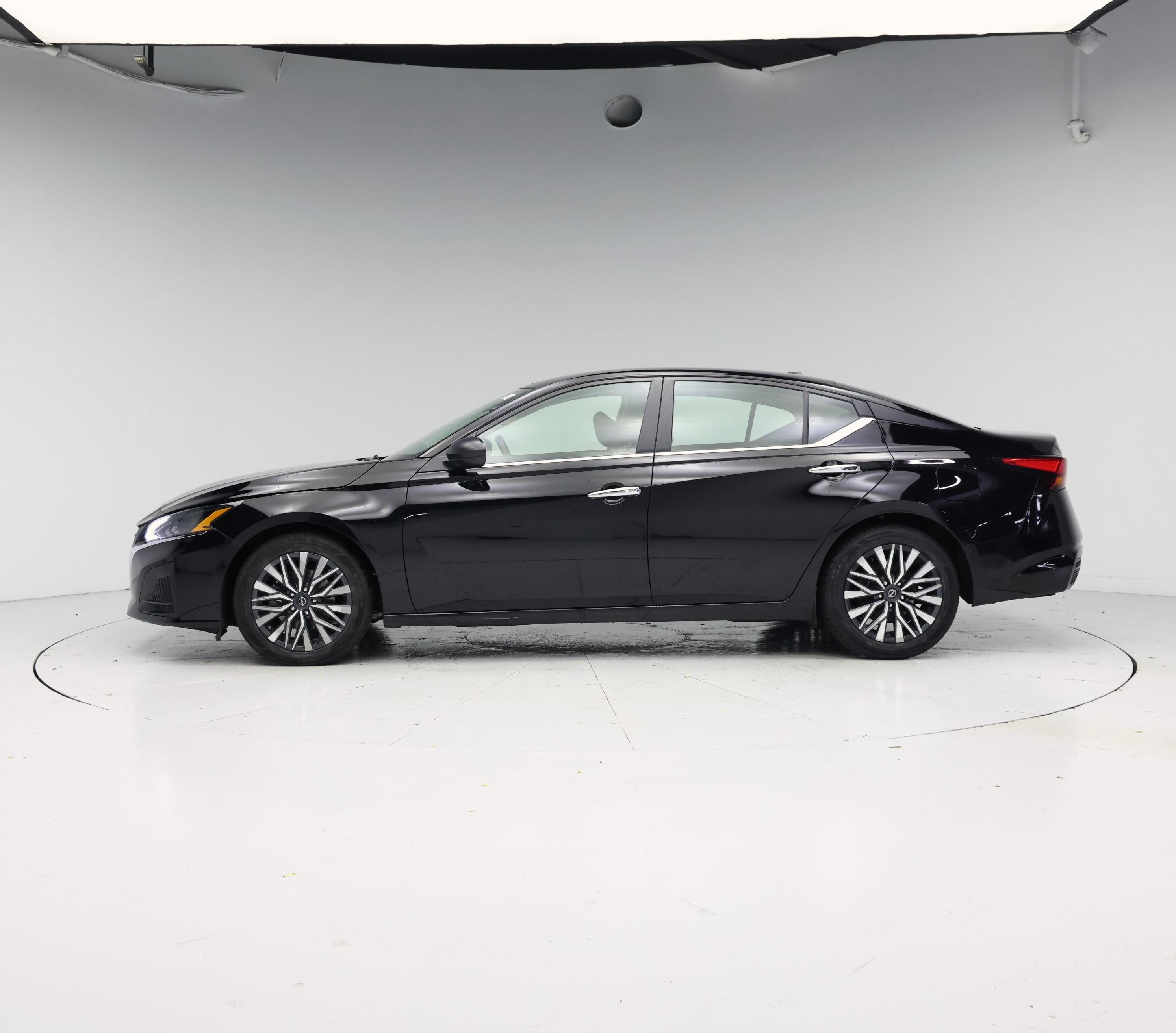 Thumbnail: 2024 Nissan Altima - 3