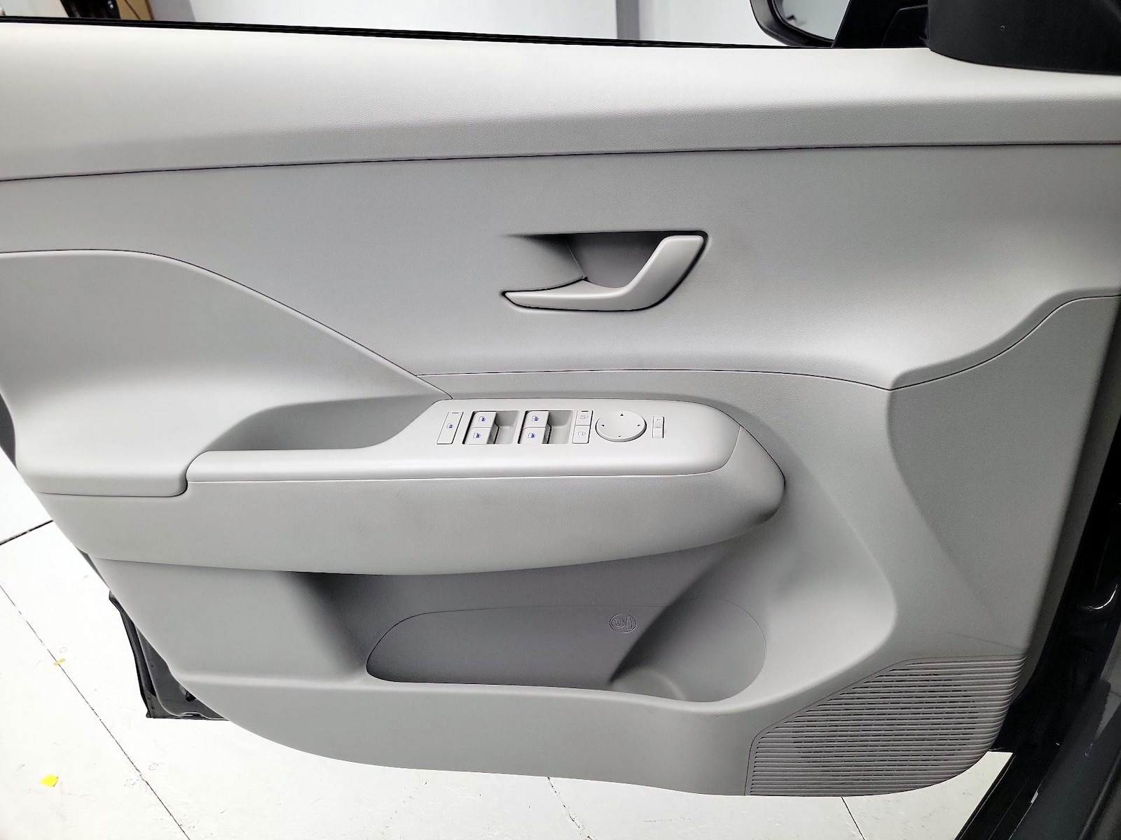 2025 Hyundai Kona SEL - Photo 13