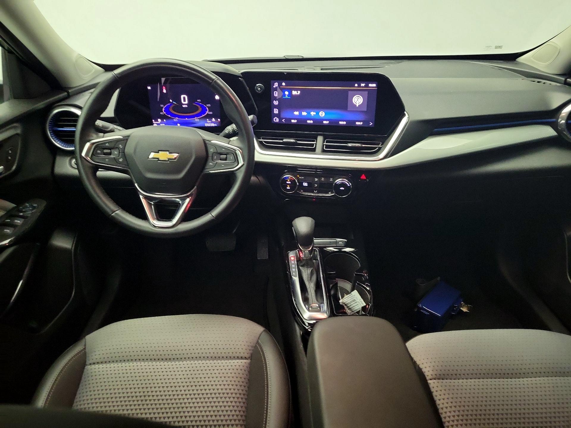 Thumbnail: 2025 Chevrolet Trax - 9