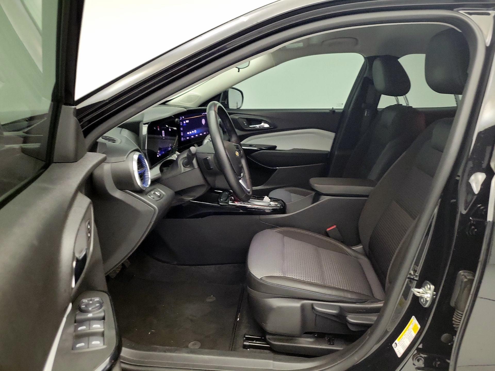 Thumbnail: 2025 Chevrolet Trax - 11