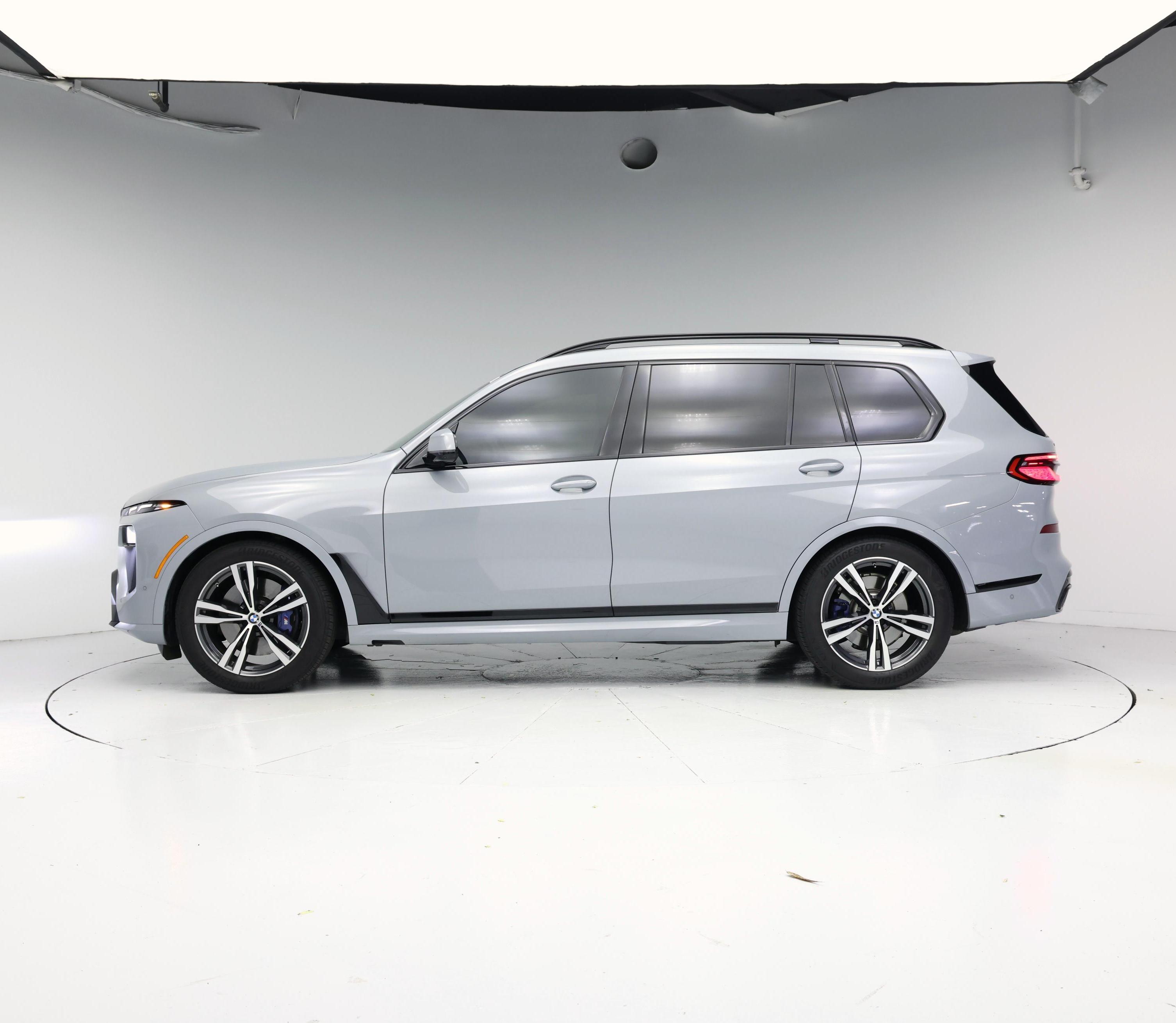 Thumbnail: 2025 BMW X7 - 3
