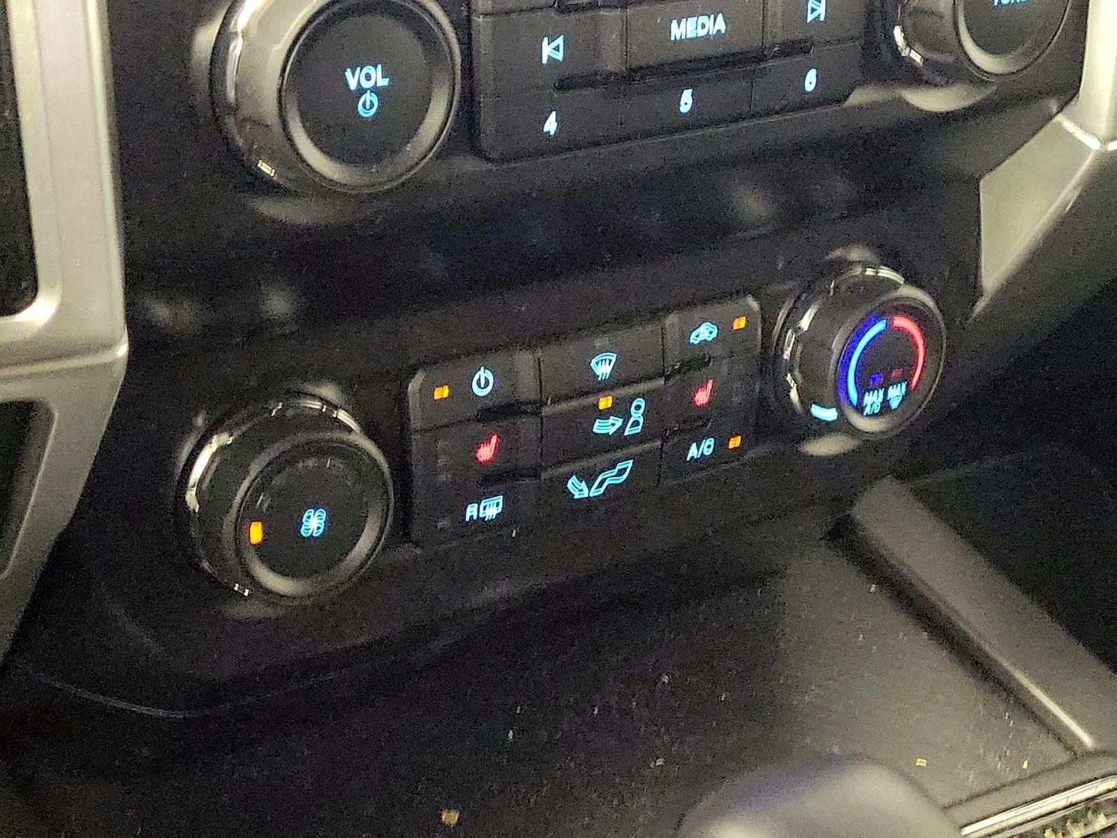 2020 Ford F-150 XLT - Photo 18