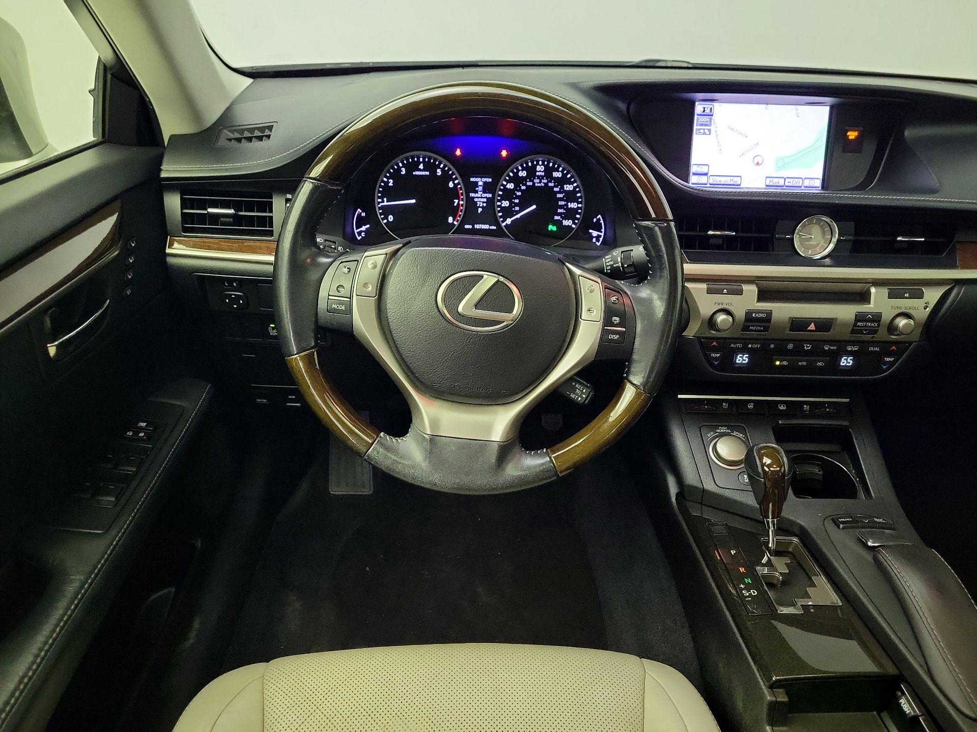 Thumbnail: 2014 Lexus ES - 10