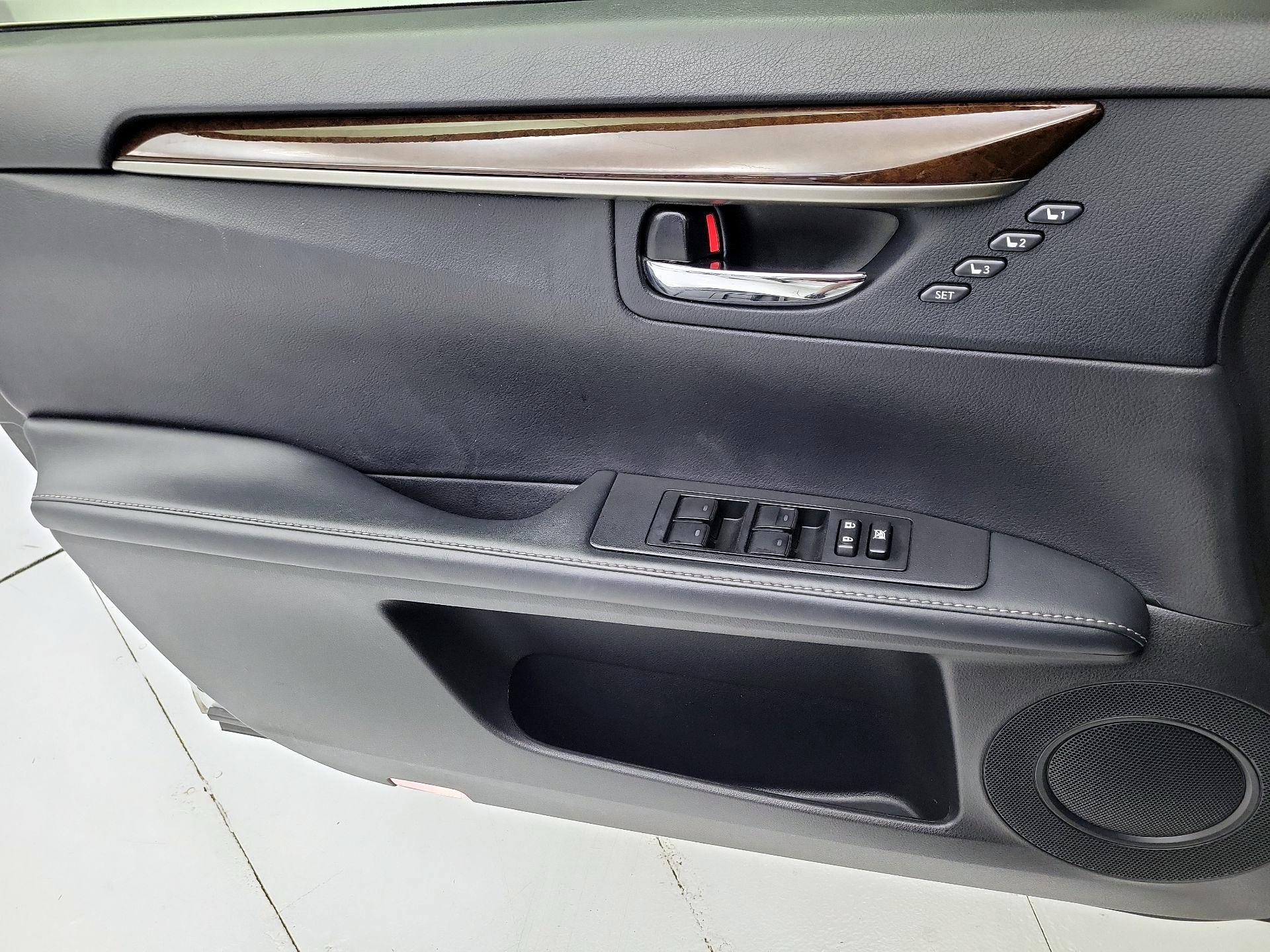 Thumbnail: 2014 Lexus ES - 12