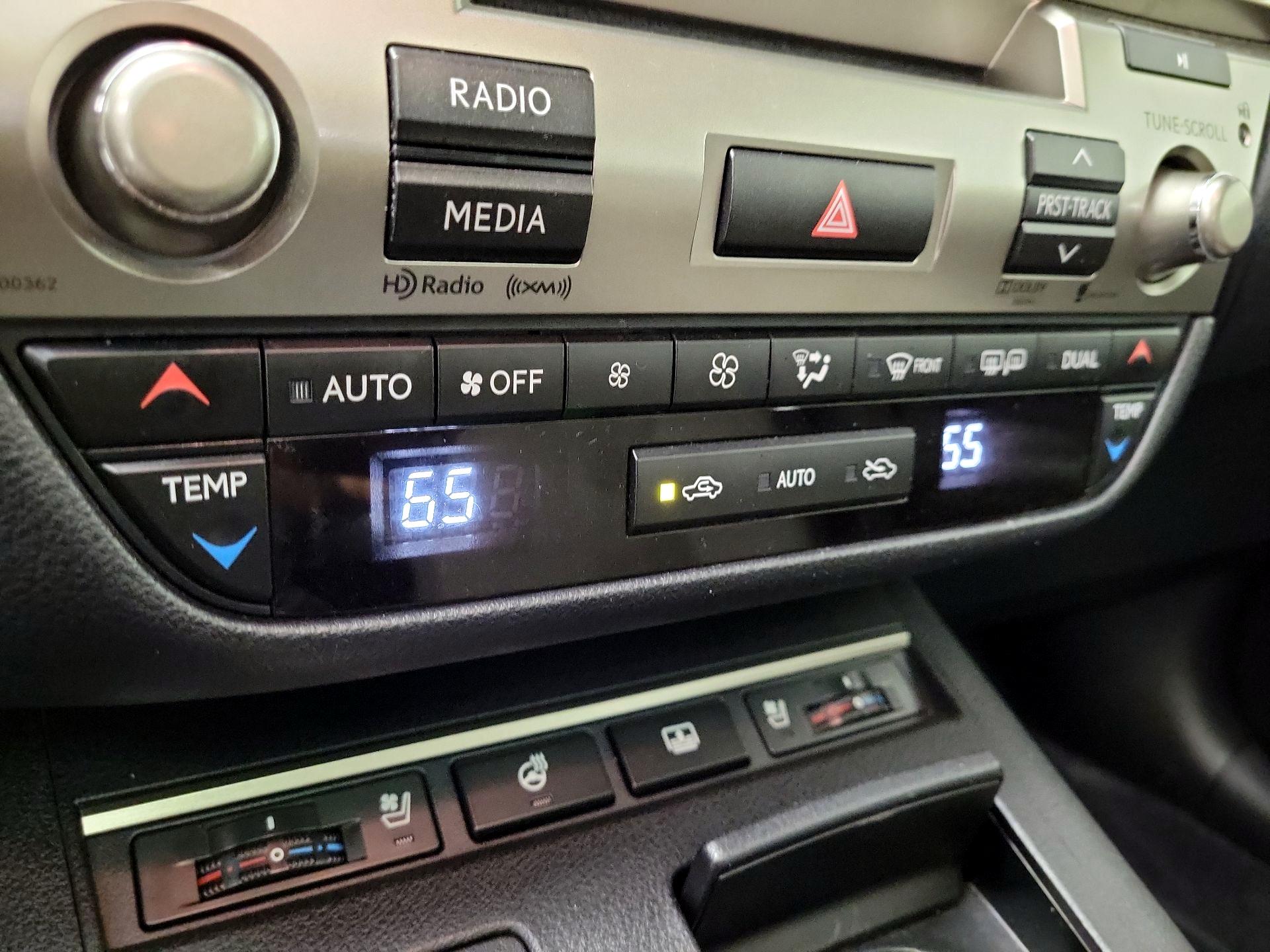 Thumbnail: 2014 Lexus ES - 17
