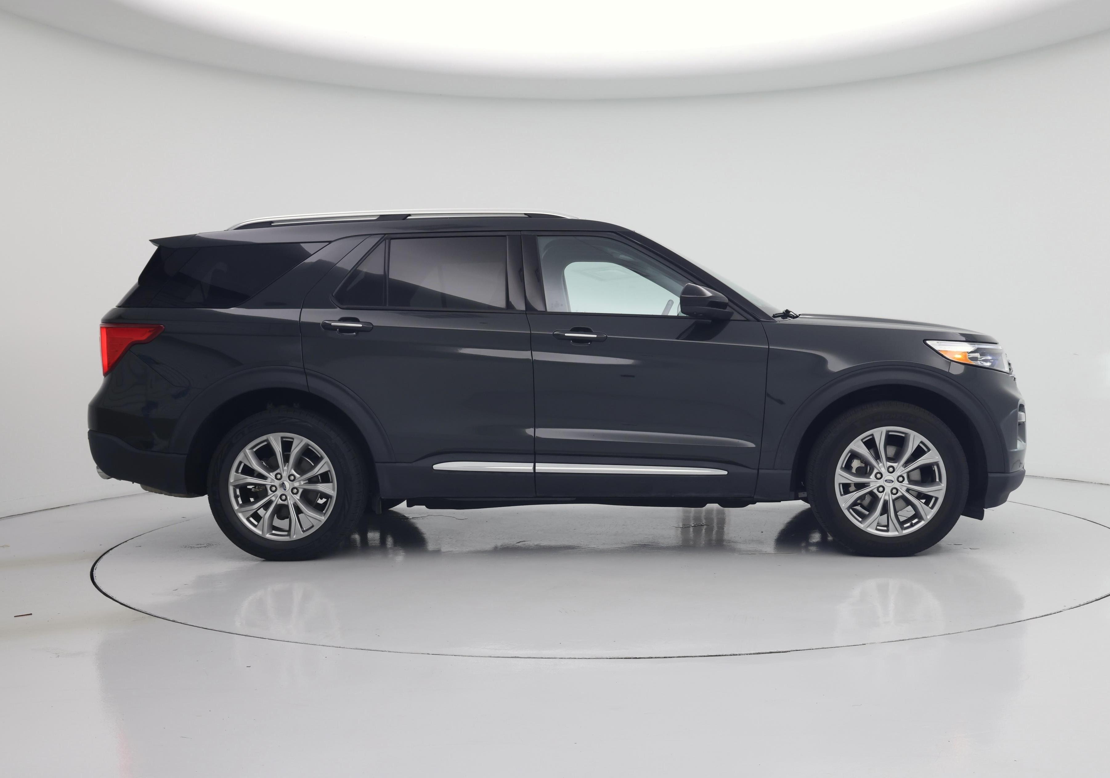 Thumbnail: 2022 Ford Explorer - 7