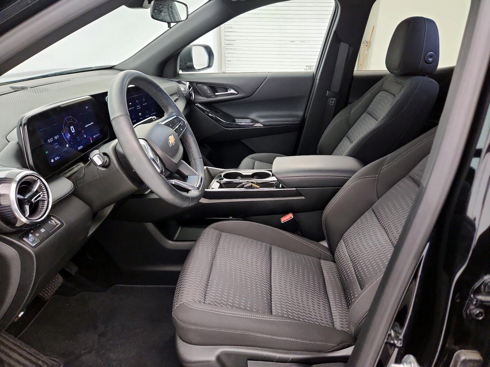2025 Chevrolet Equinox LT - Photo 12