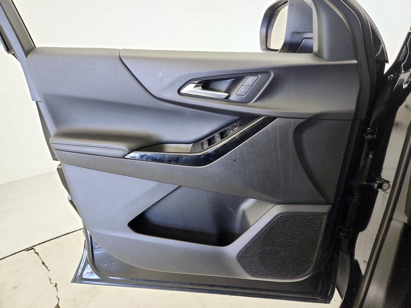 2025 Chevrolet Equinox LT - Photo 13