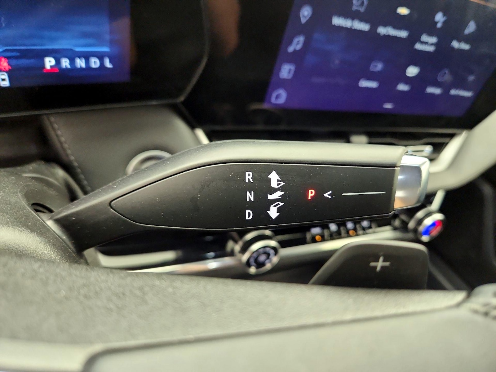 2025 Chevrolet Equinox LT - Photo 17