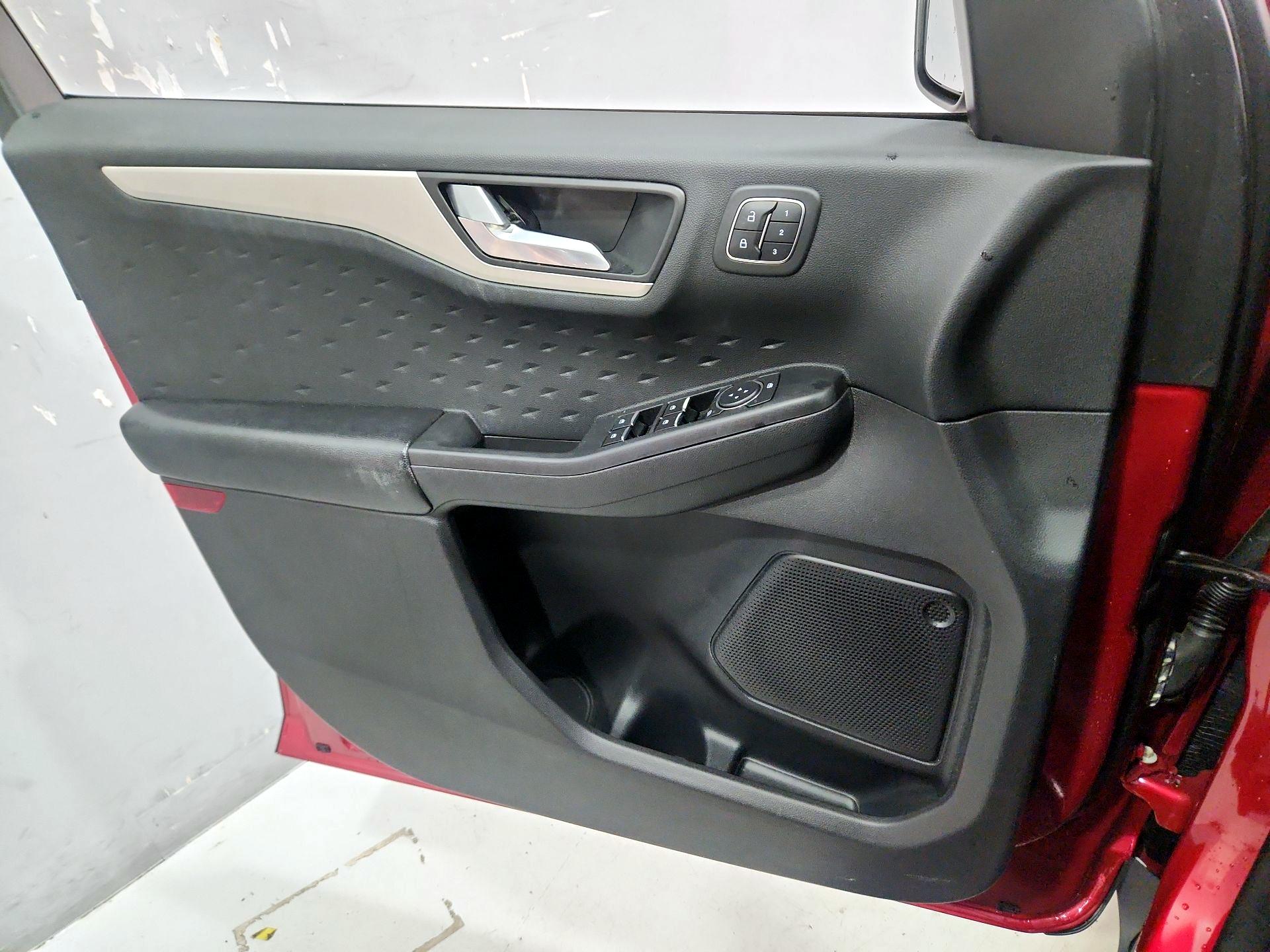 Thumbnail: 2020 Ford Escape - 12