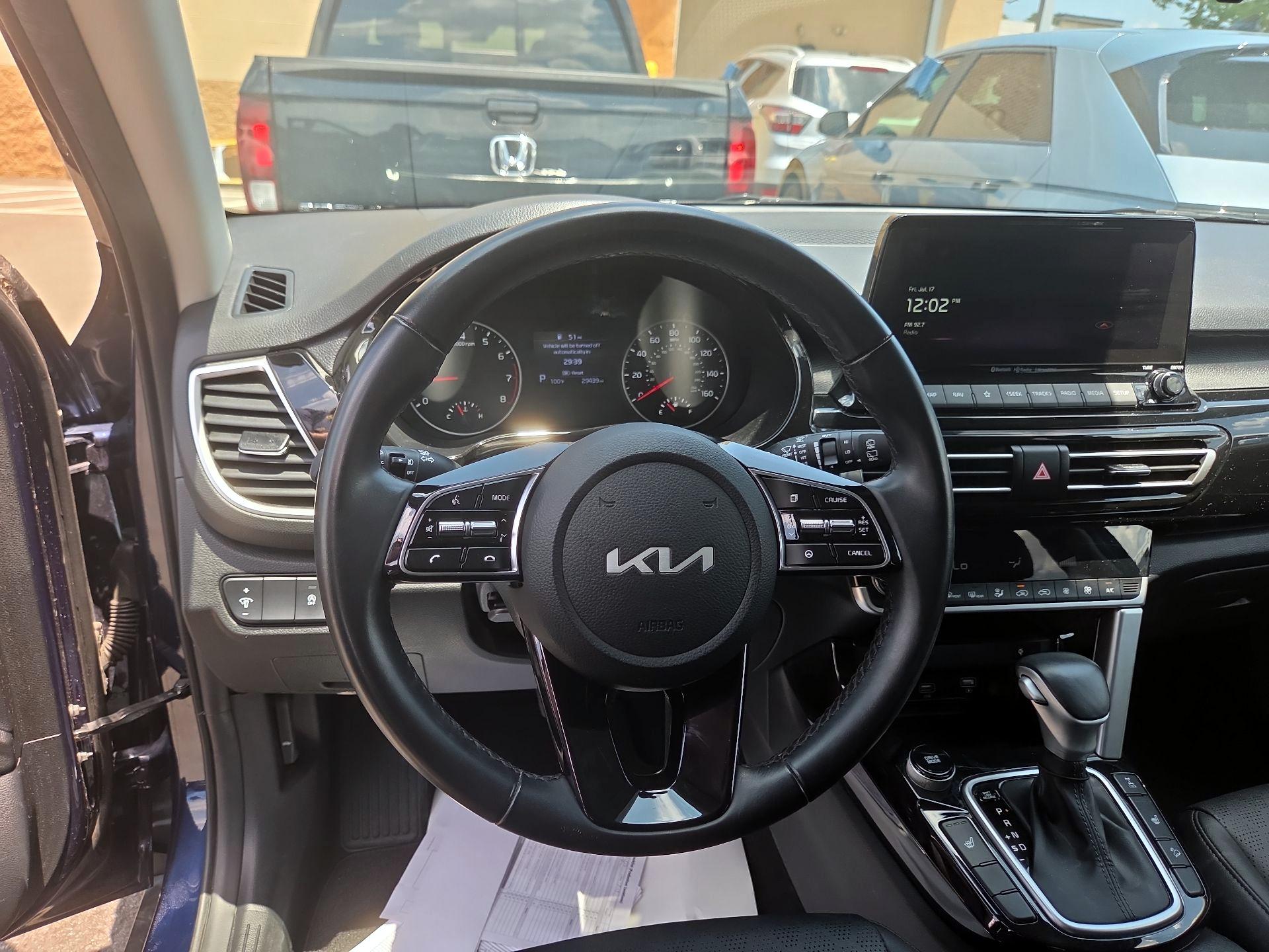Thumbnail: 2023 Kia Seltos - 10