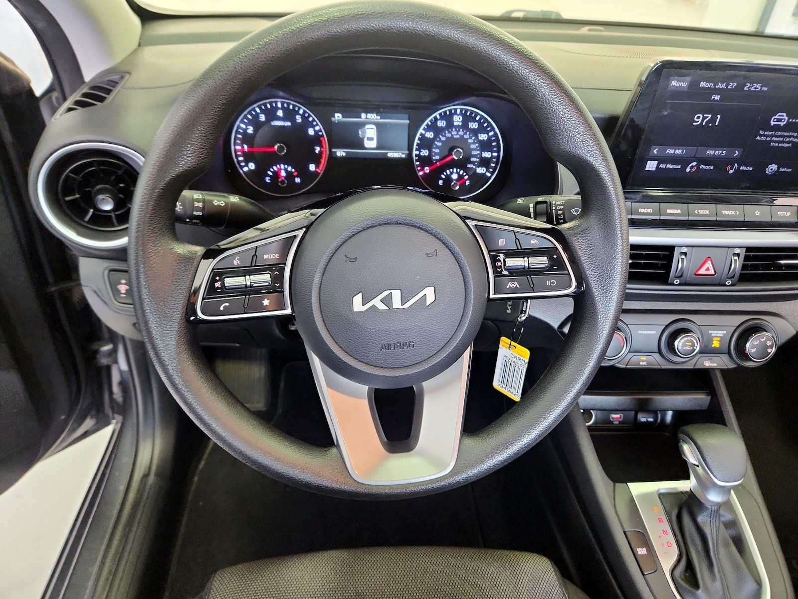 2023 Kia Forte LXS - Photo 11
