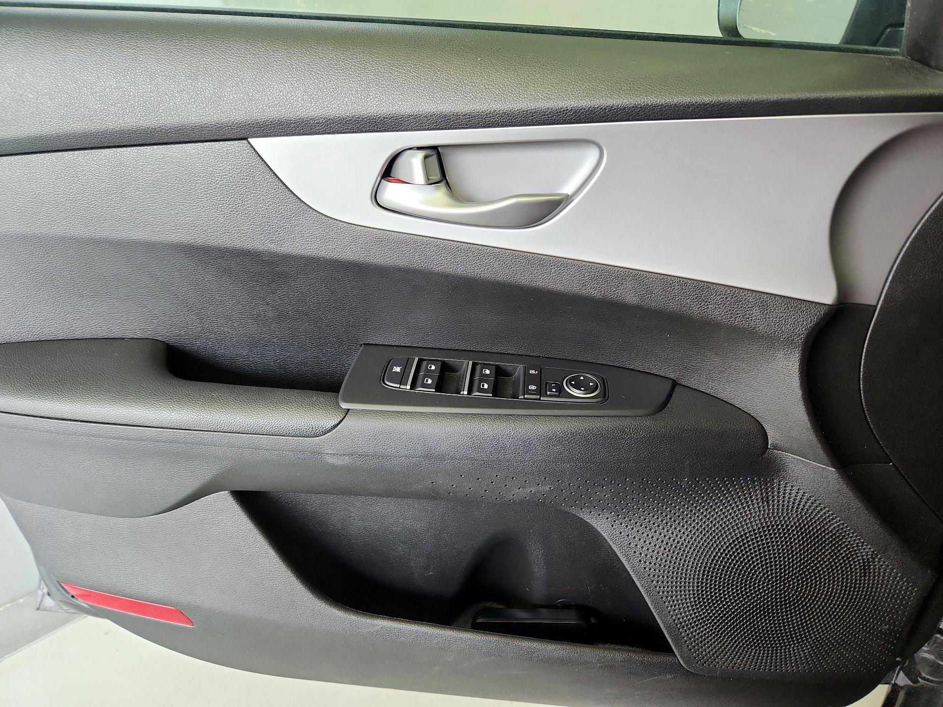 Thumbnail: 2023 Kia Forte - 12