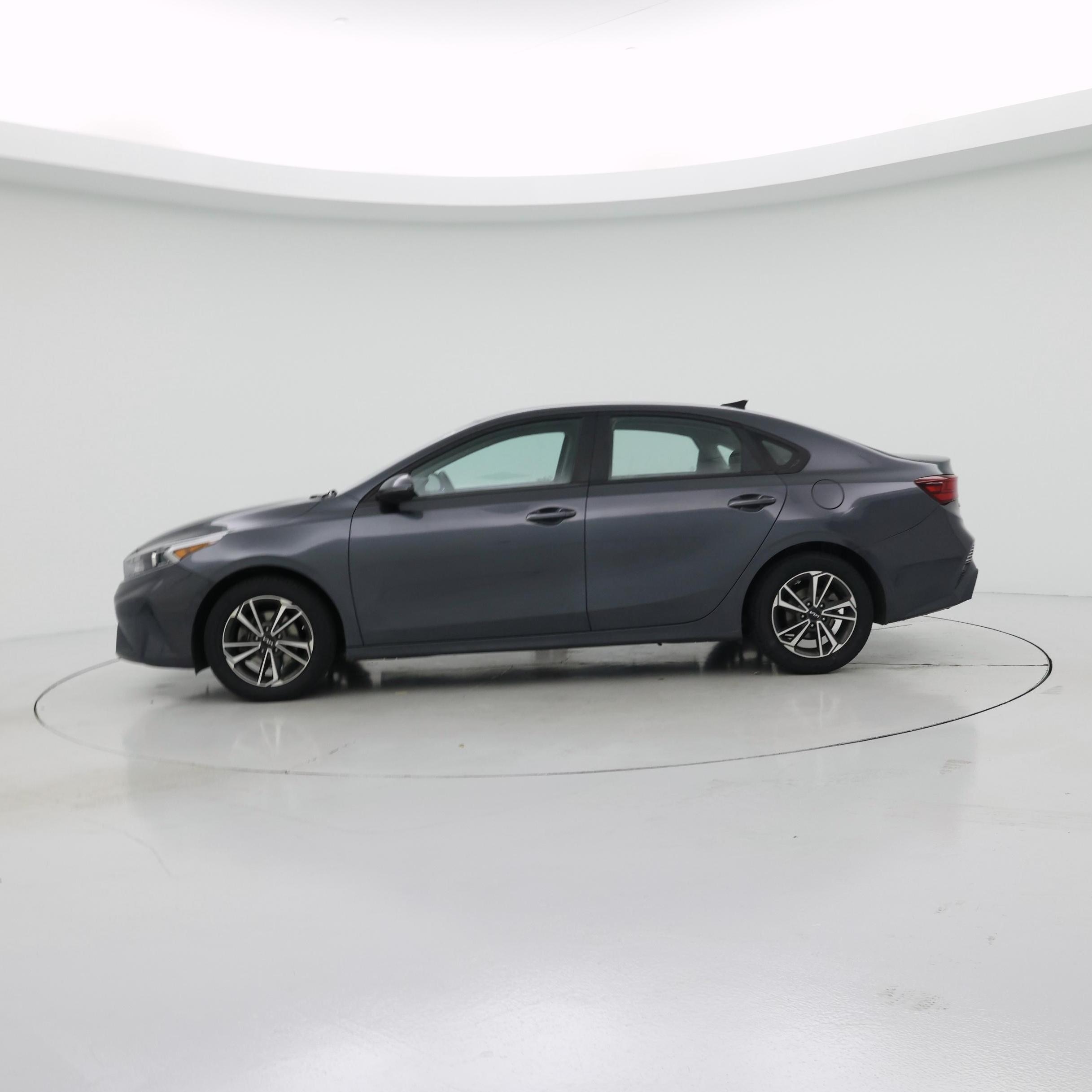 Thumbnail: 2023 Kia Forte - 3