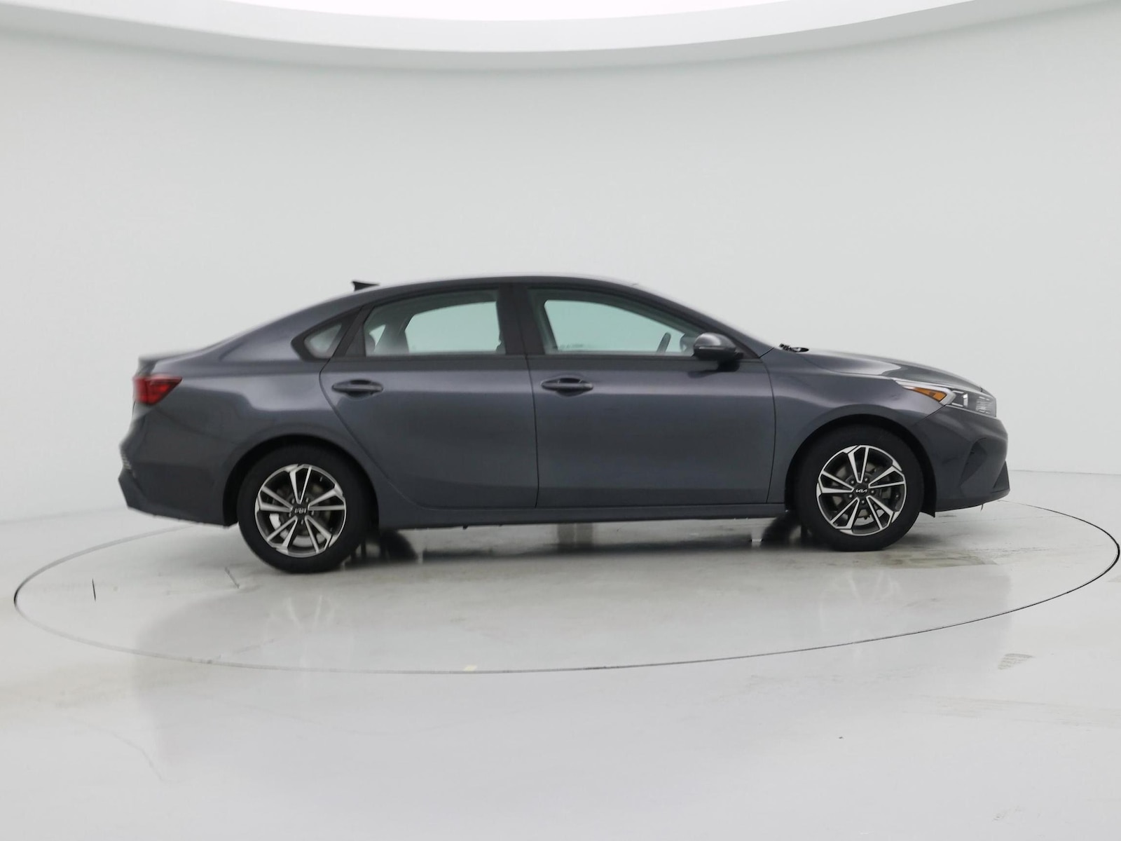 2023 Kia Forte LXS - Photo 8