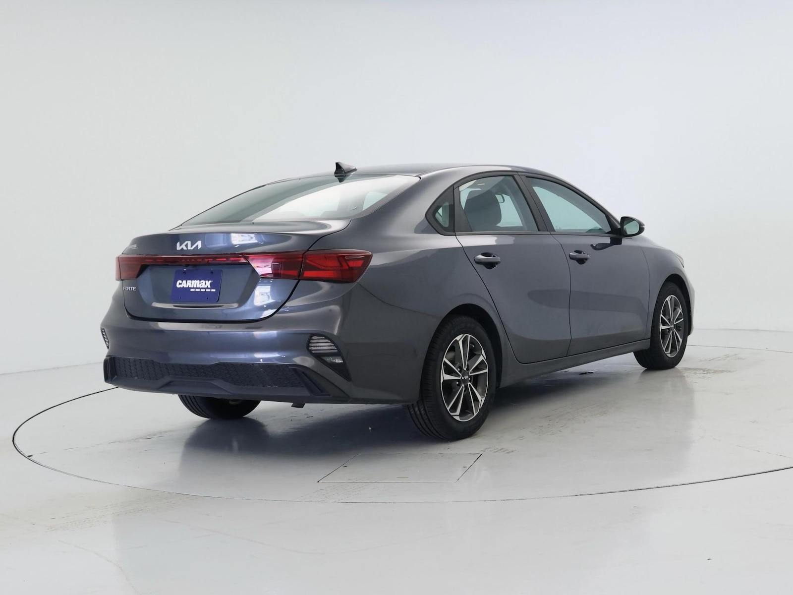 2023 Kia Forte LXS - Photo 9