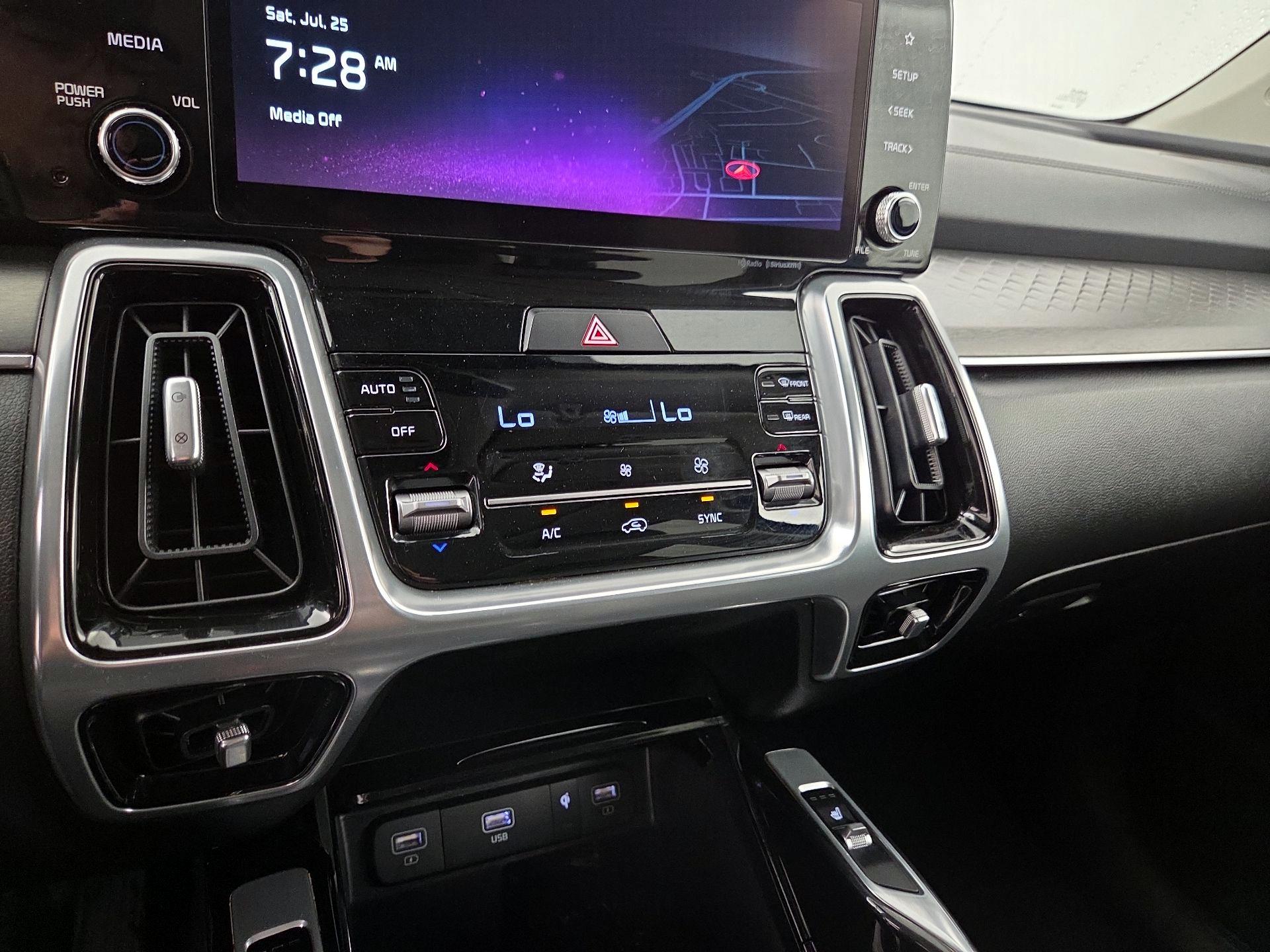 Thumbnail: 2023 Kia Sorento - 16