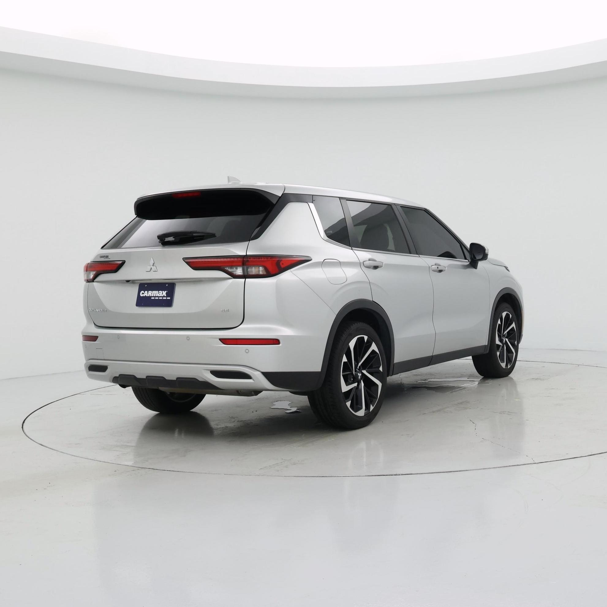 Thumbnail: 2024 Mitsubishi Outlander - 8