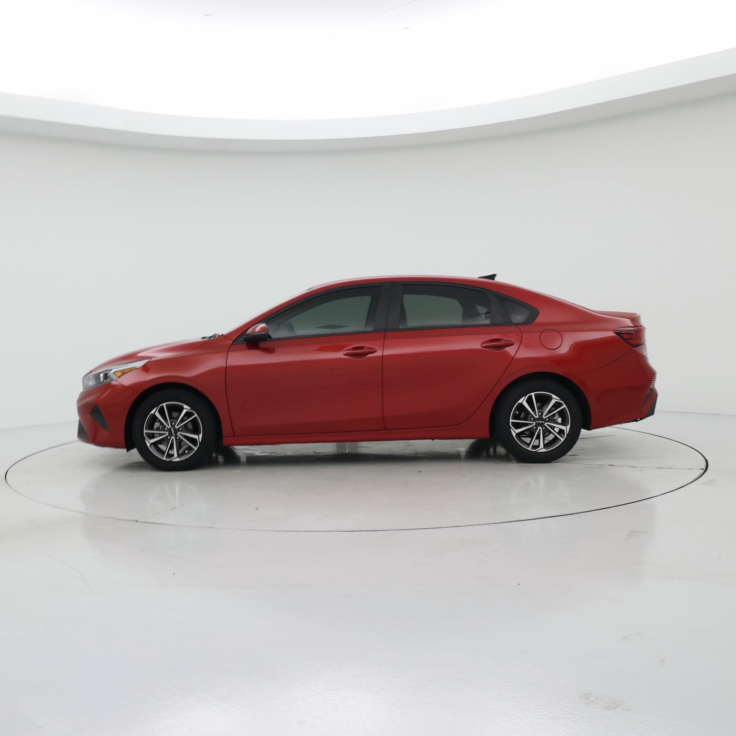 Thumbnail: 2023 Kia Forte - 3