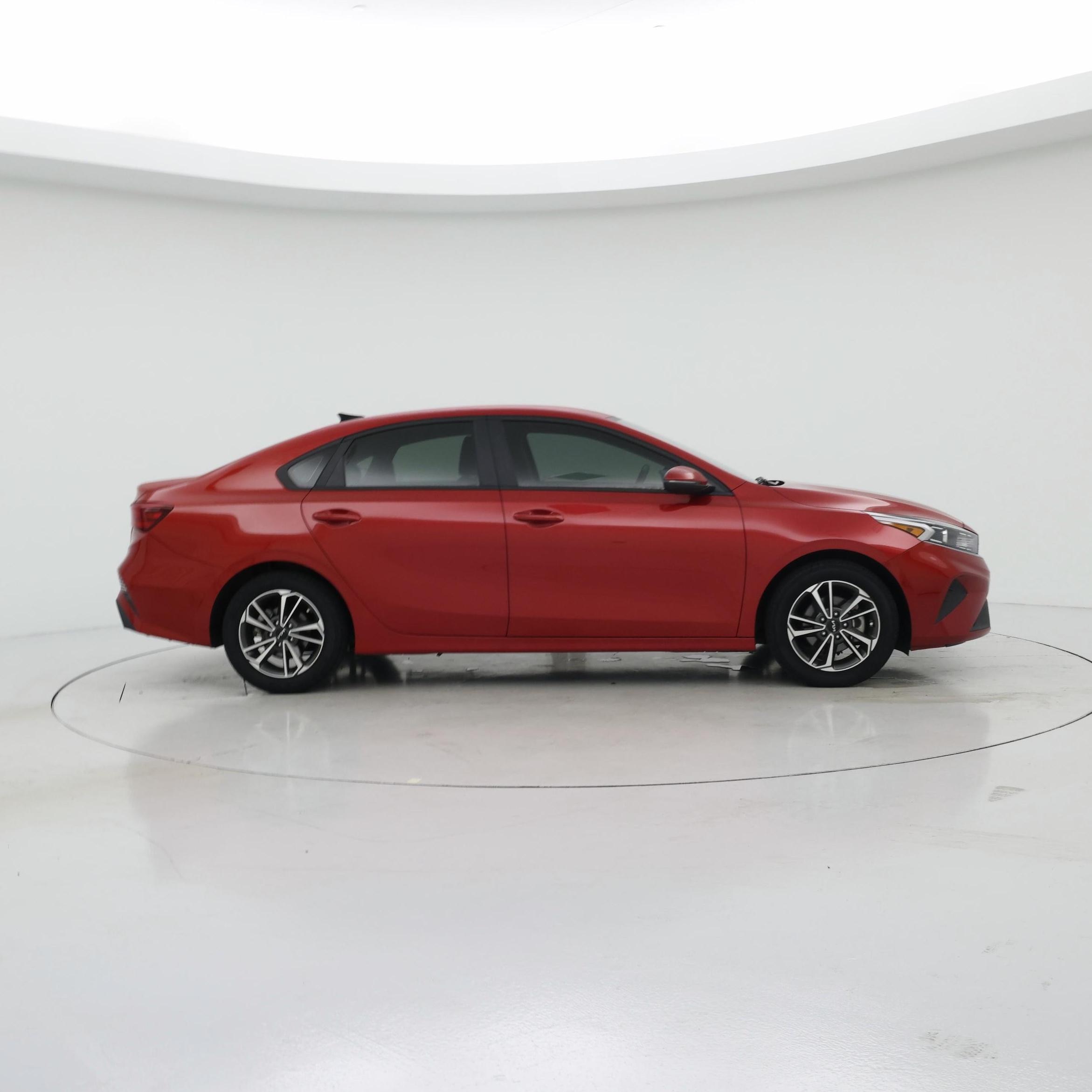 Thumbnail: 2023 Kia Forte - 7